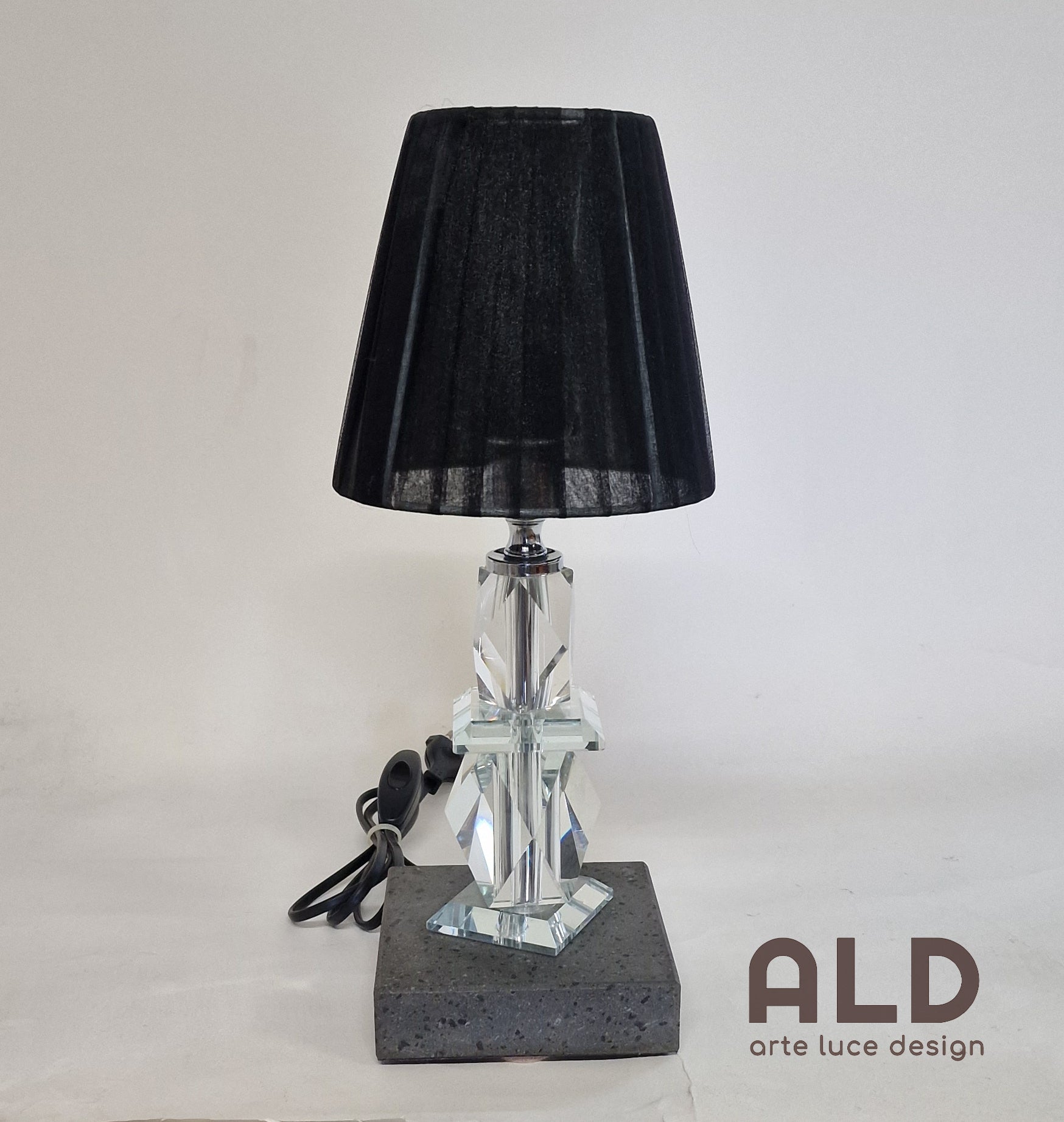 Lampada moderna da tavolo lumetto da comodino lume camera da letto in –  arte e luce designers