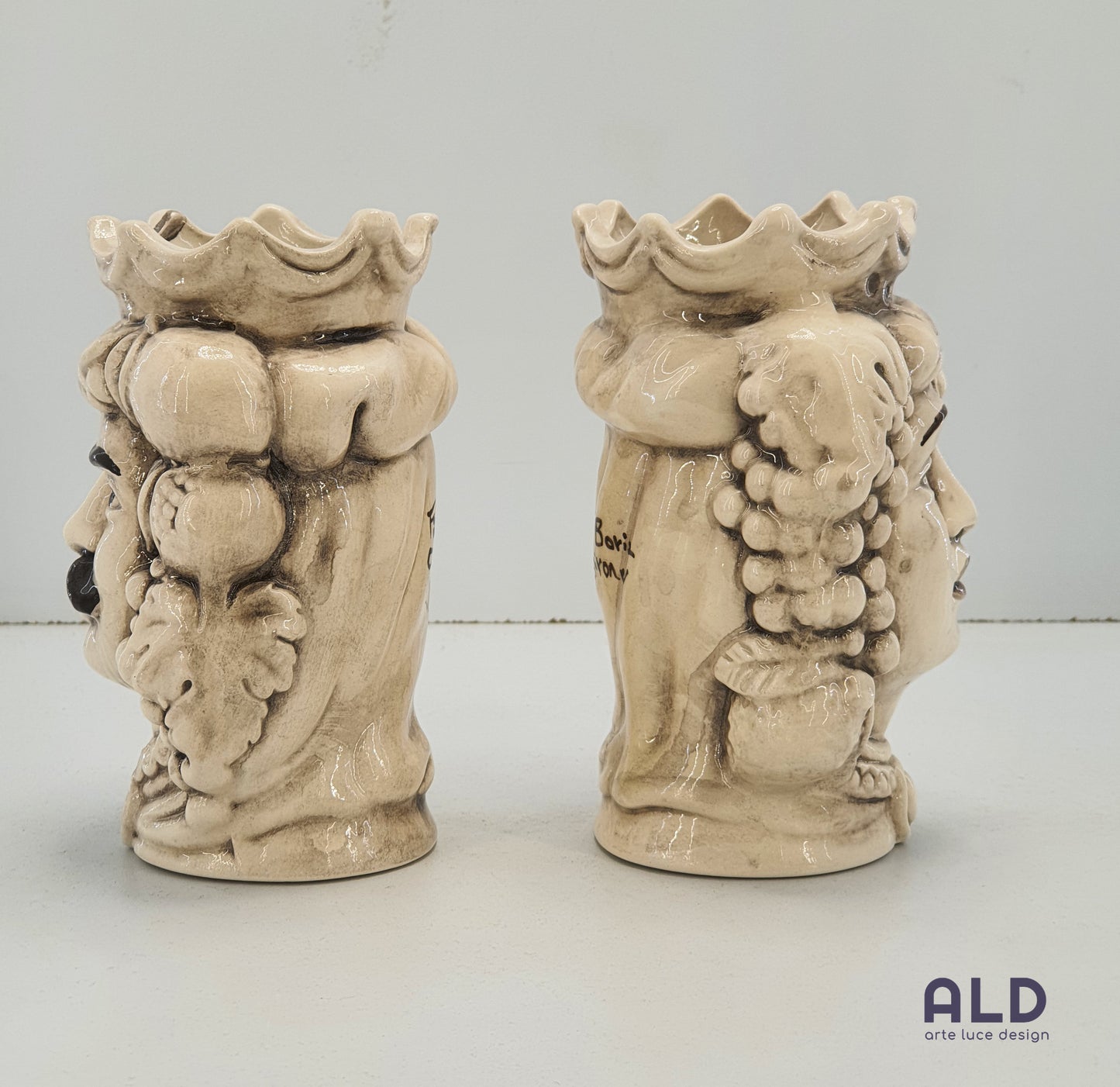 Teste di moro in ceramica di Caltagirone coppia vasi soprammobili bianco invecchiato altezza 13cm