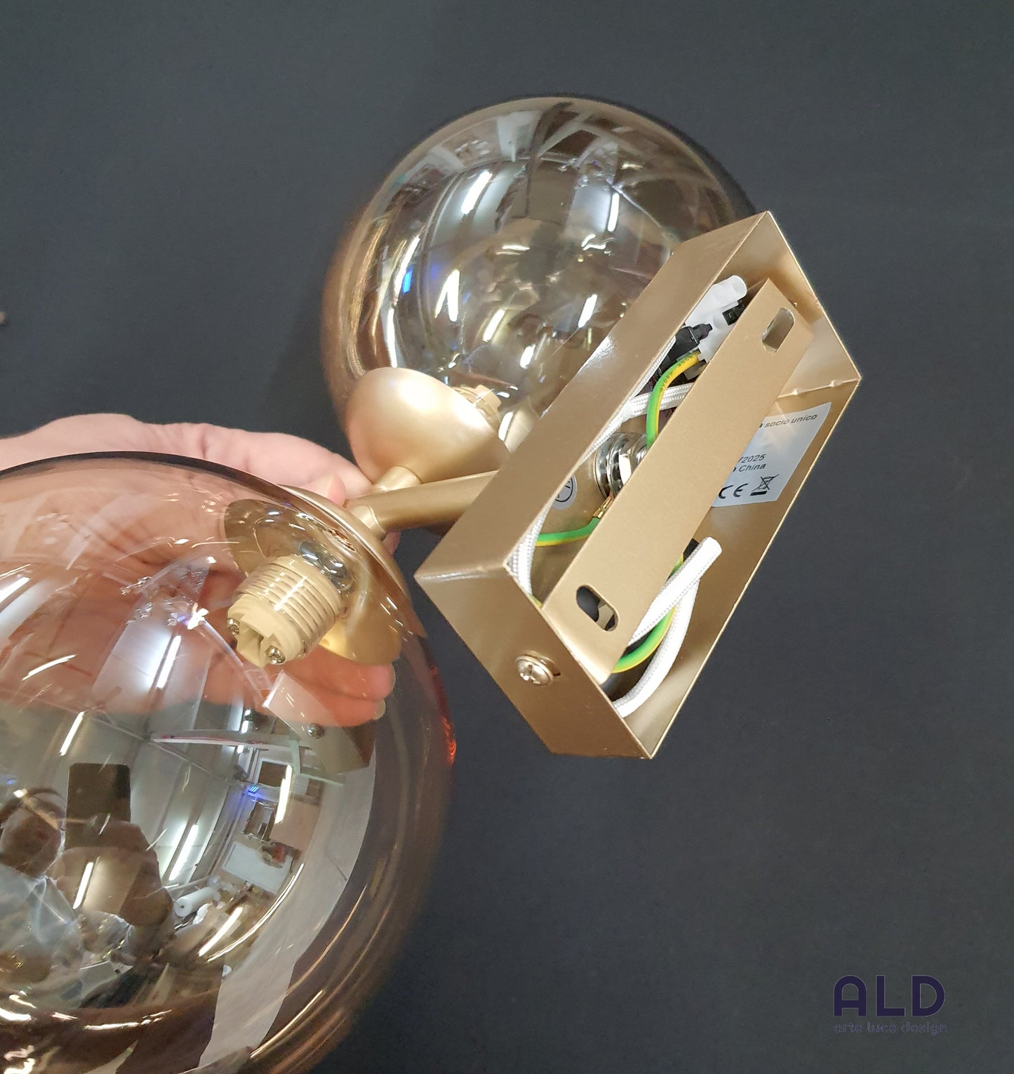 Applique moderno vetro ambra e metallo oro lampada da parete 2 luci attacco G9