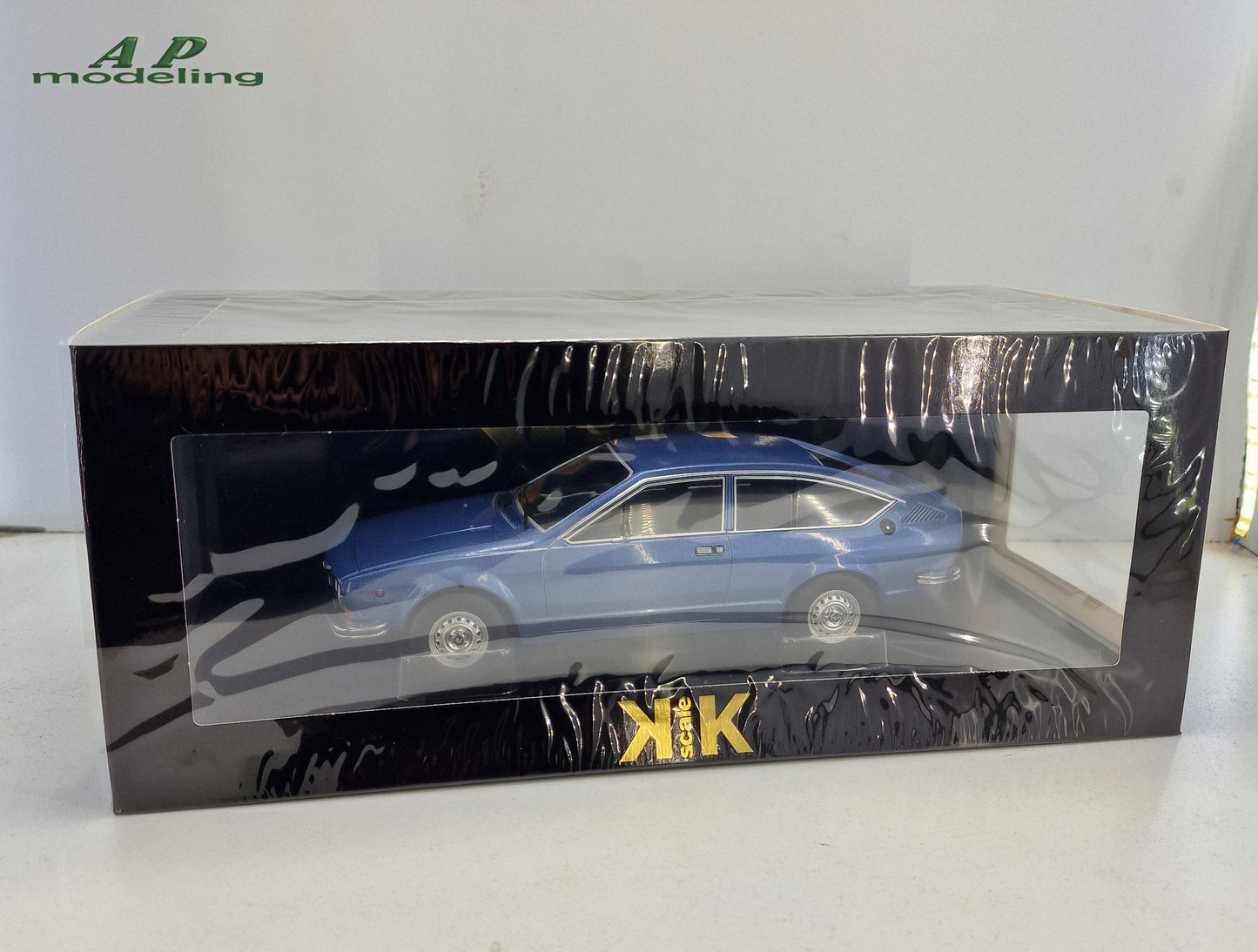 modellino auto scala 1/18 alfa romeo alfetta gt 1.6 del 1976 modellini die cast
