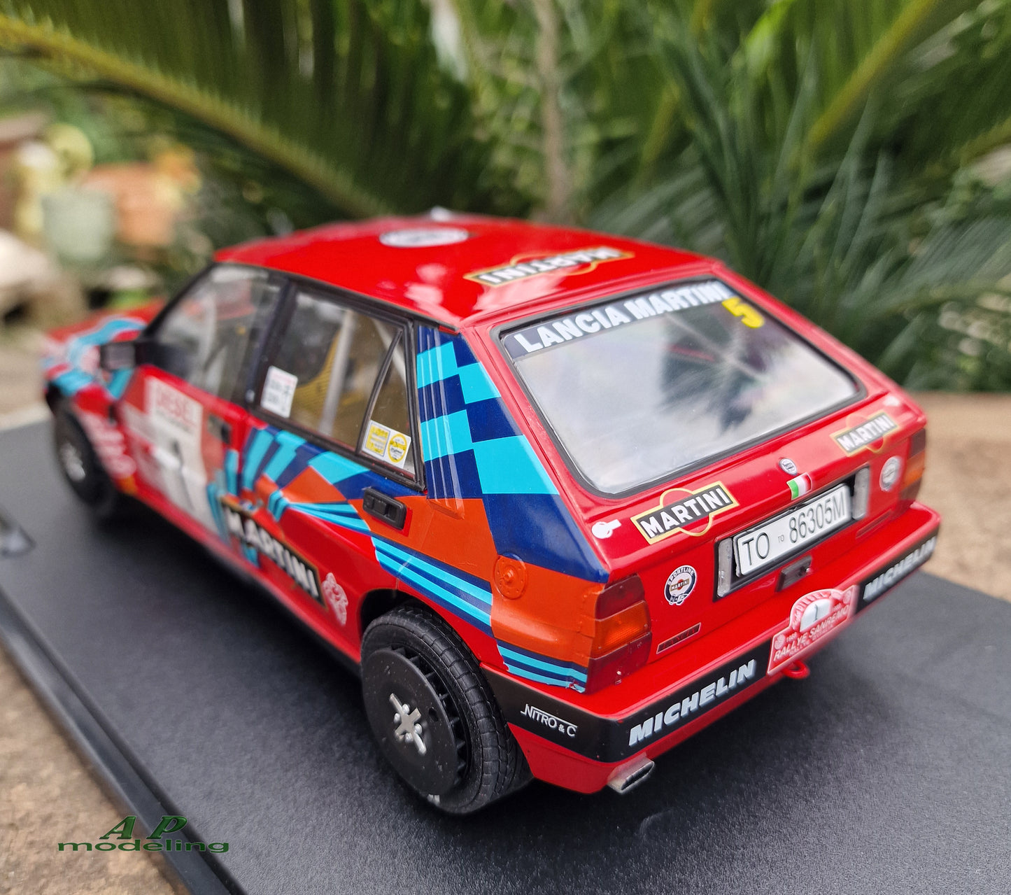 modellino auto 1/18 lancia delta HF integrale Rally San Remo 1989 della solido