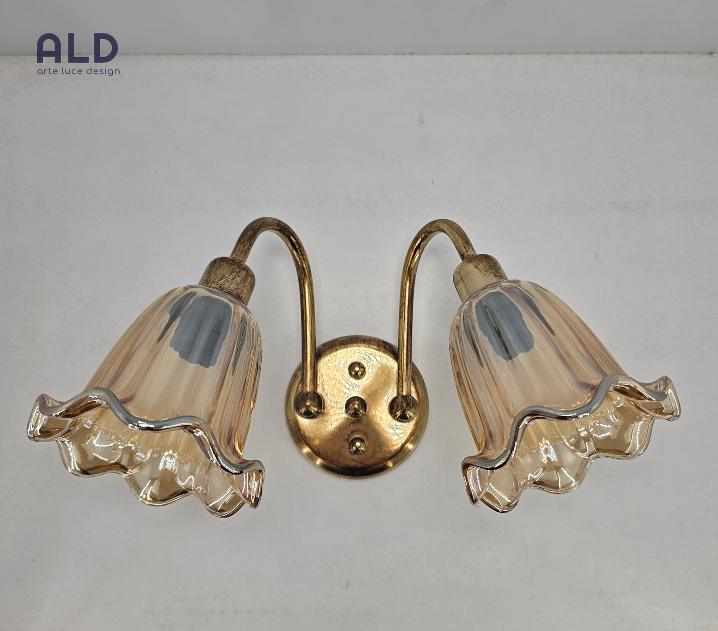 Applique classico vetro ambra e metallo oro lampada da parete usata 2 luci attacco e14