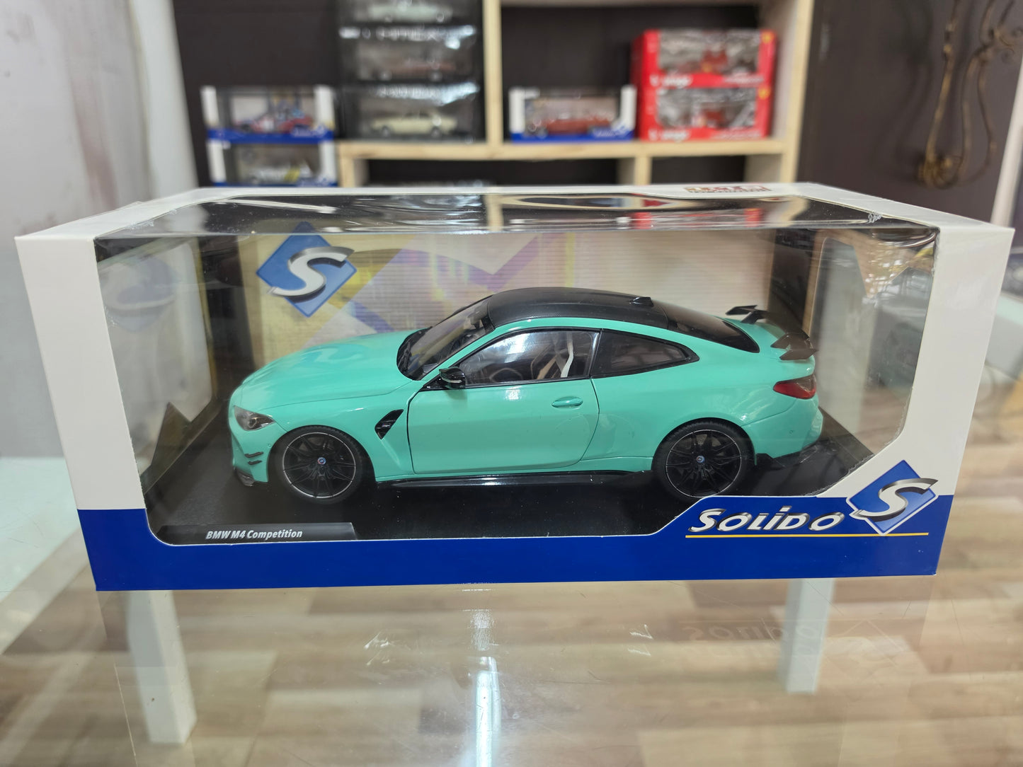 modellino auto scala 1/18 BMW M4 Competition modellini della Solido
