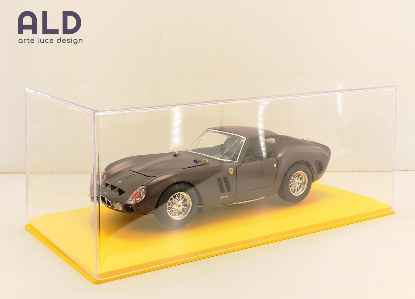 modellino auto 1:18 ferrari 250 gto del 1962 della burago macchinine restaurata