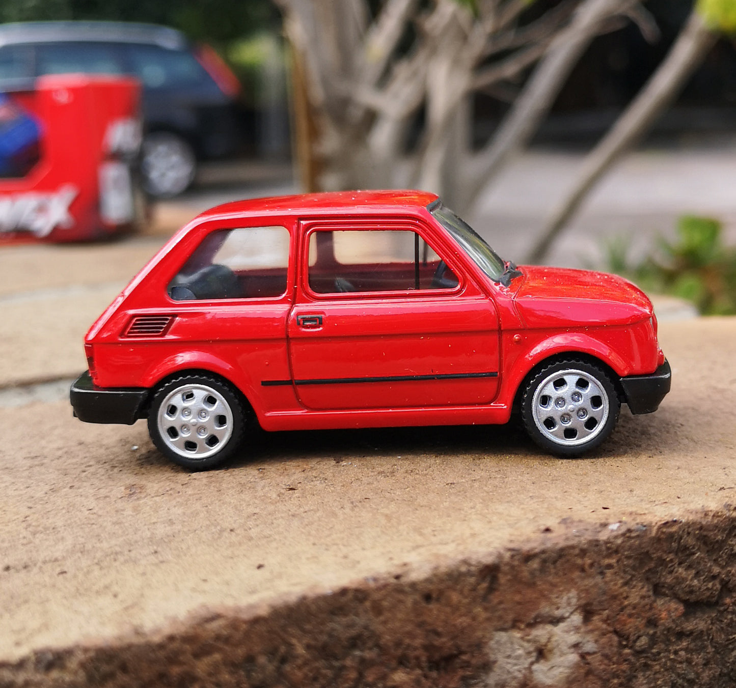 modellino auto scala 1:43 fiat 126 della welly nex modellini da collezione rossa