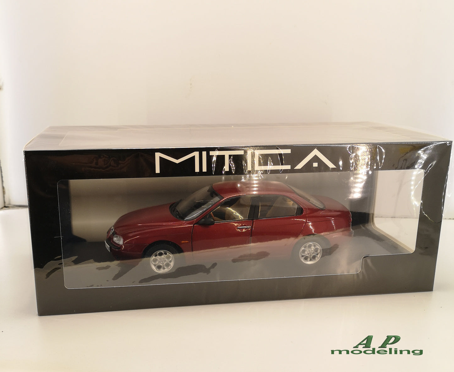 modellino auto scala 1/18 alfa romeo 156 2.5 V6 24V del 1997 modellini die cast