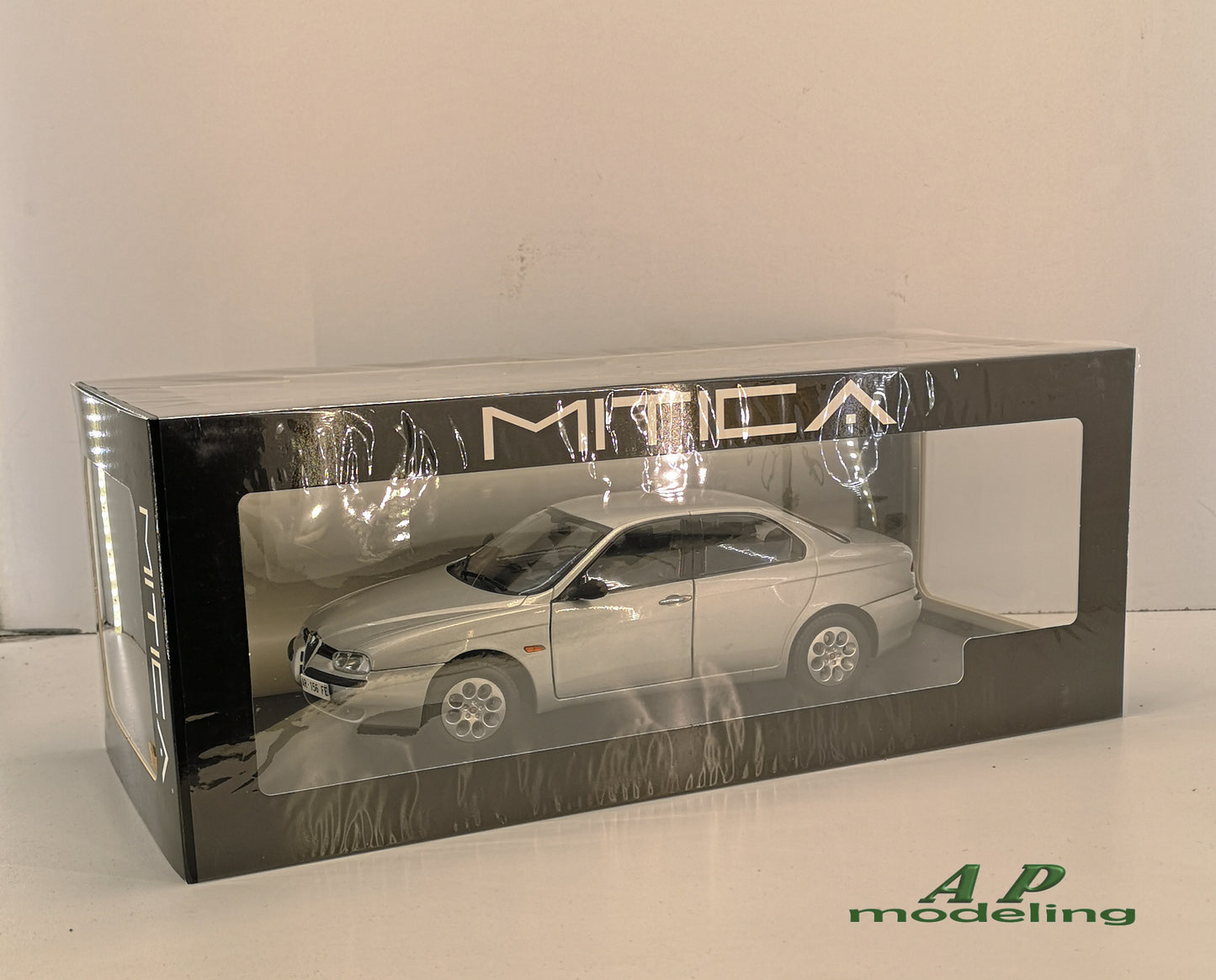 modellino auto 1/18 alfa romeo 156 2.0 TWIN SPARK del 1997 macchinine die cast