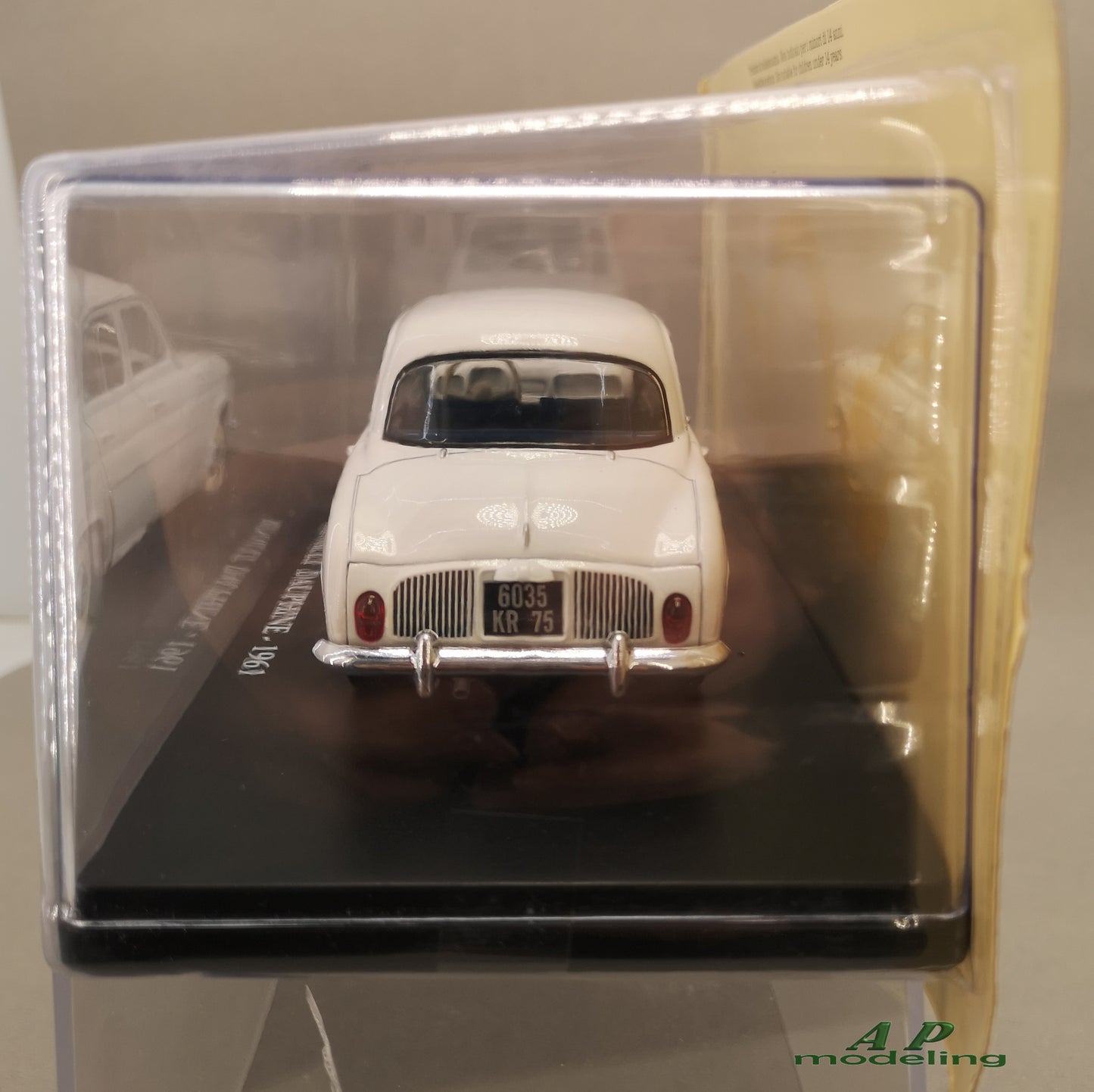 modellino auto scala 1/24 renault dauphine del 1961 modellini da collezione