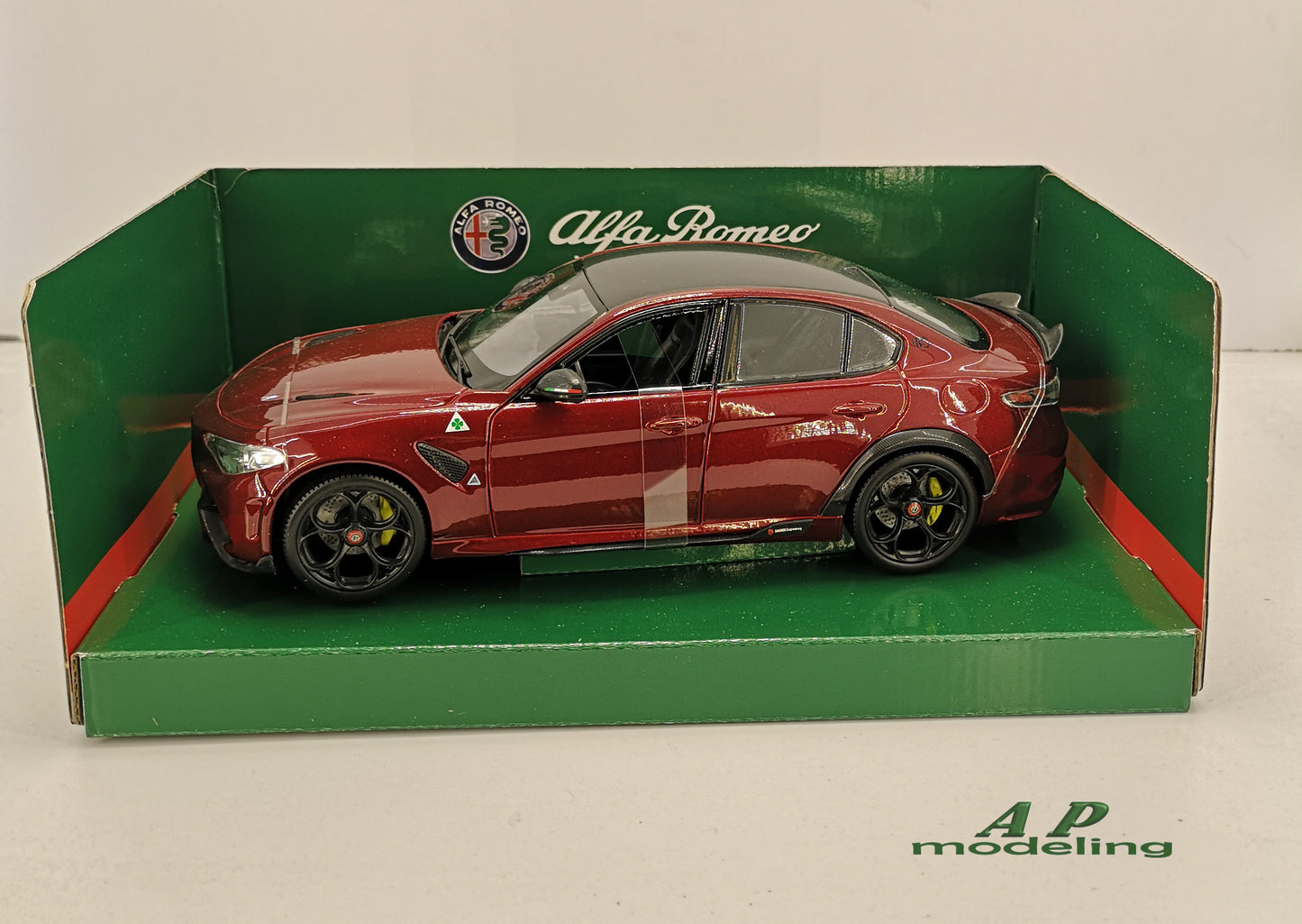 modellino alfa romeo giulia GTA modellini auto scala 1/18 da collezione bburago
