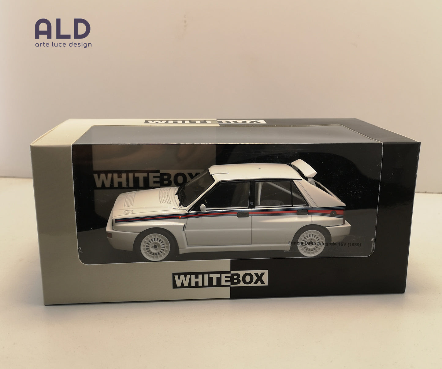 modellino auto scala 1/24 lancia delta hf integrale della white box modellini