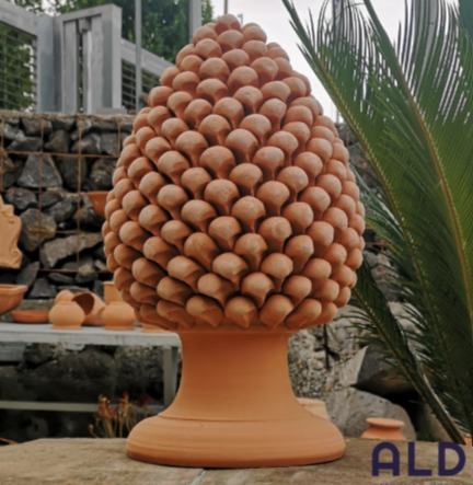 pigna siciliana grande in terracotta grezza da arredamento soprammobile H 40cm