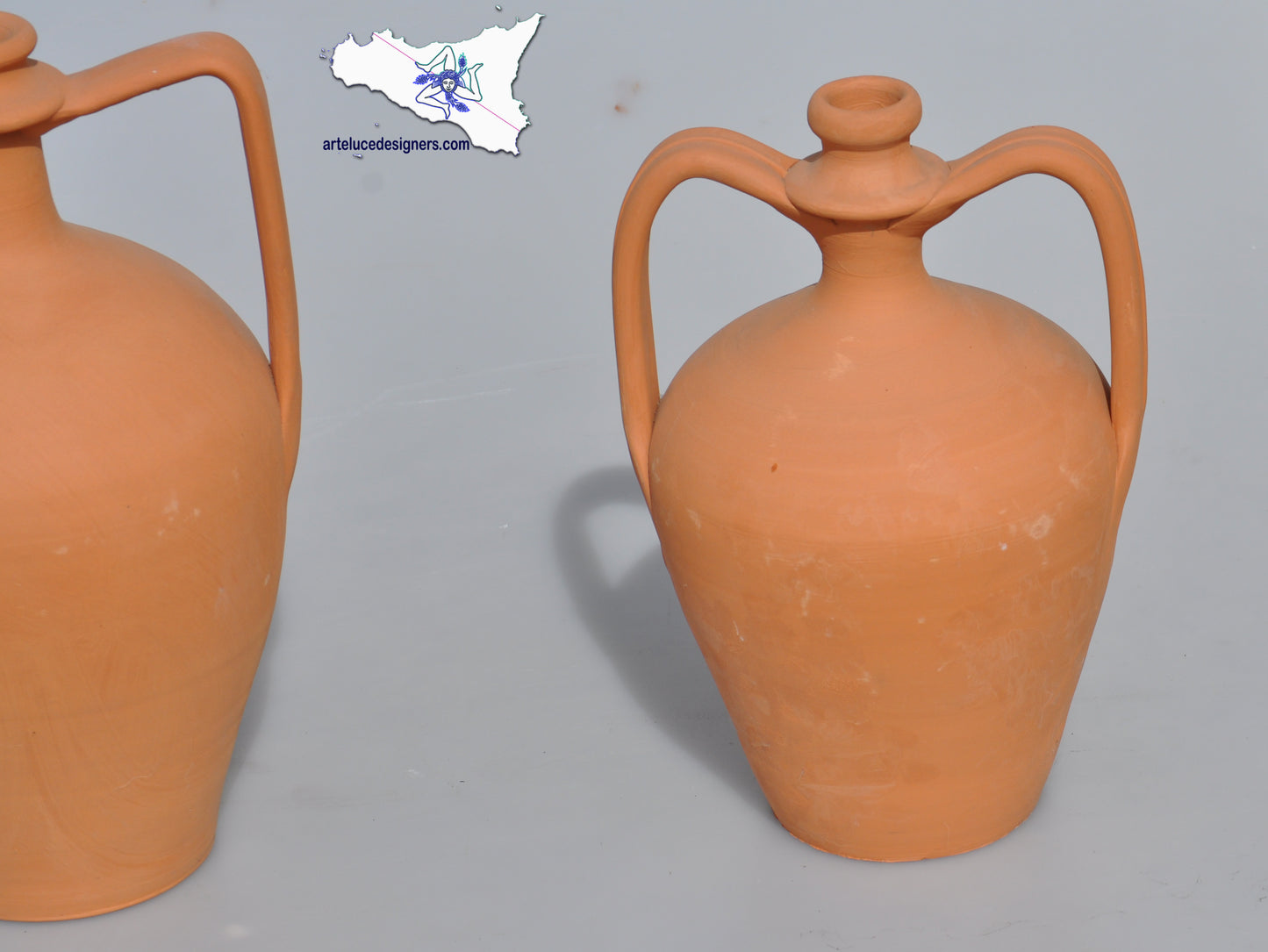Anfora in terracotta rossa grezza Bummulu siciliano vaso porta fiori con manici