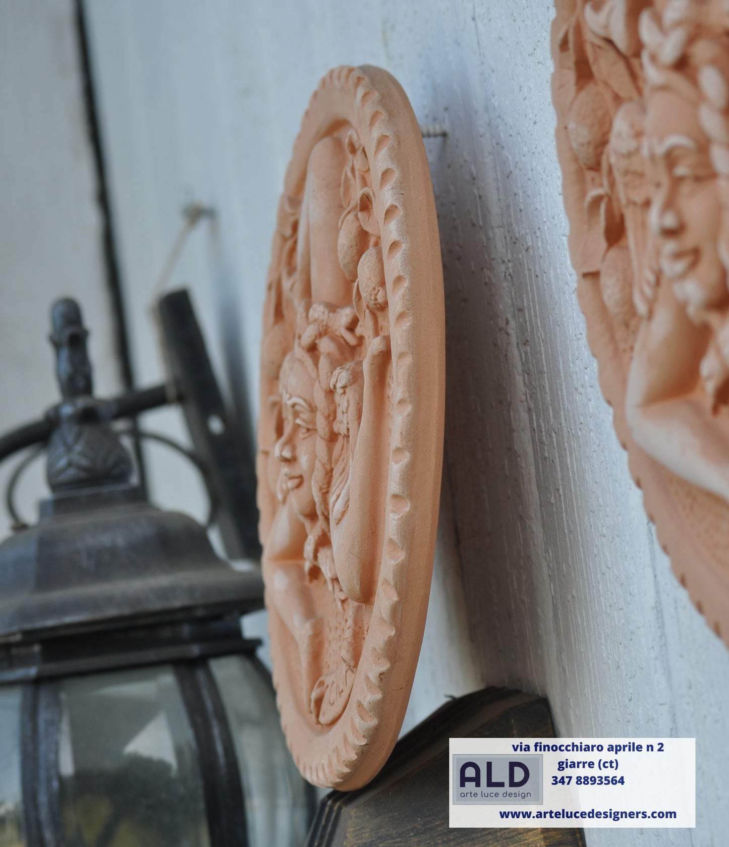 trinacria siciliana in terracotta fregio da parete decorazione interno esterno .