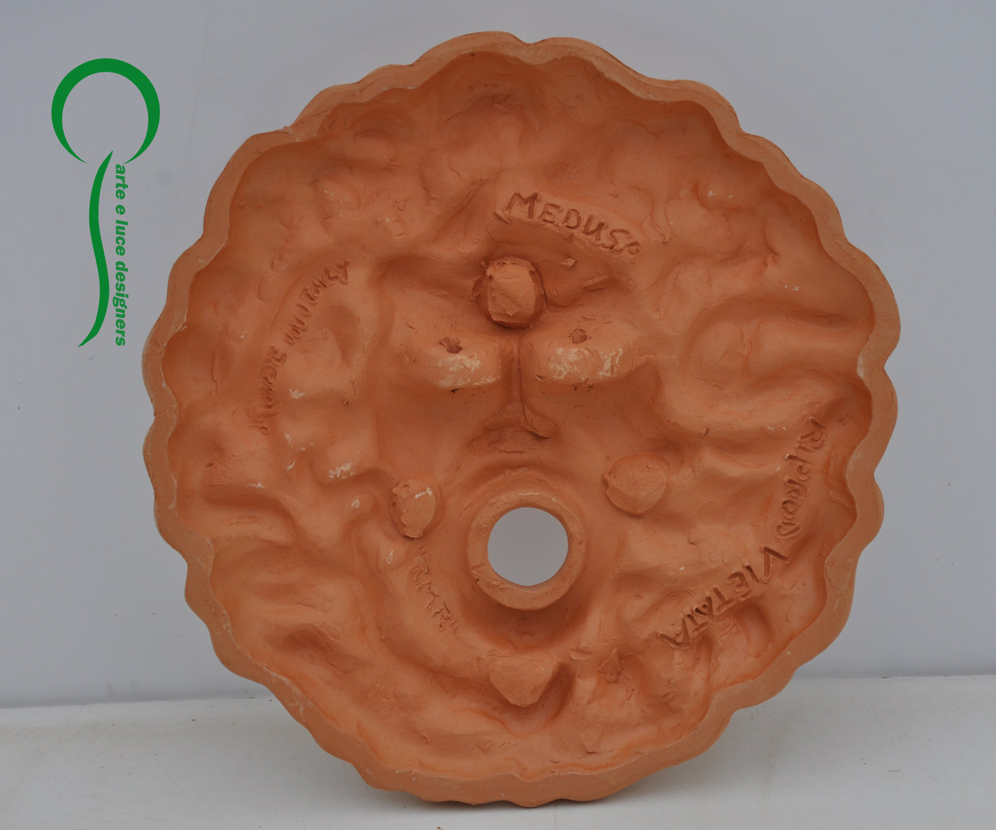 Medusa in terracotta Siciliana per fontana o decorazione da muro parete murale