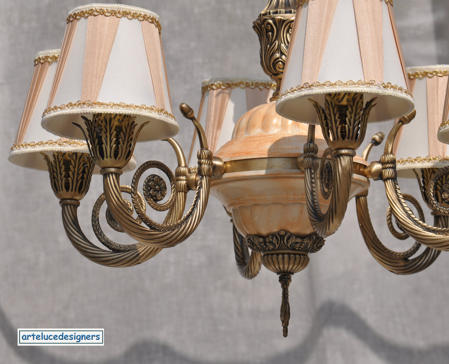 lampadario in fusione di ottone brunito 6 luci stile classico