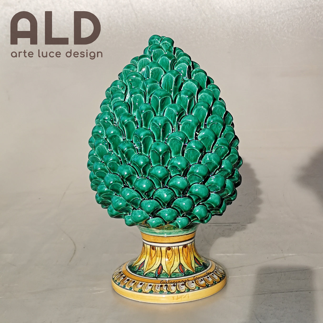 Soprammobile pigna ceramica di Caltagirone portafortuna verde acqua ar –  arte e luce designers