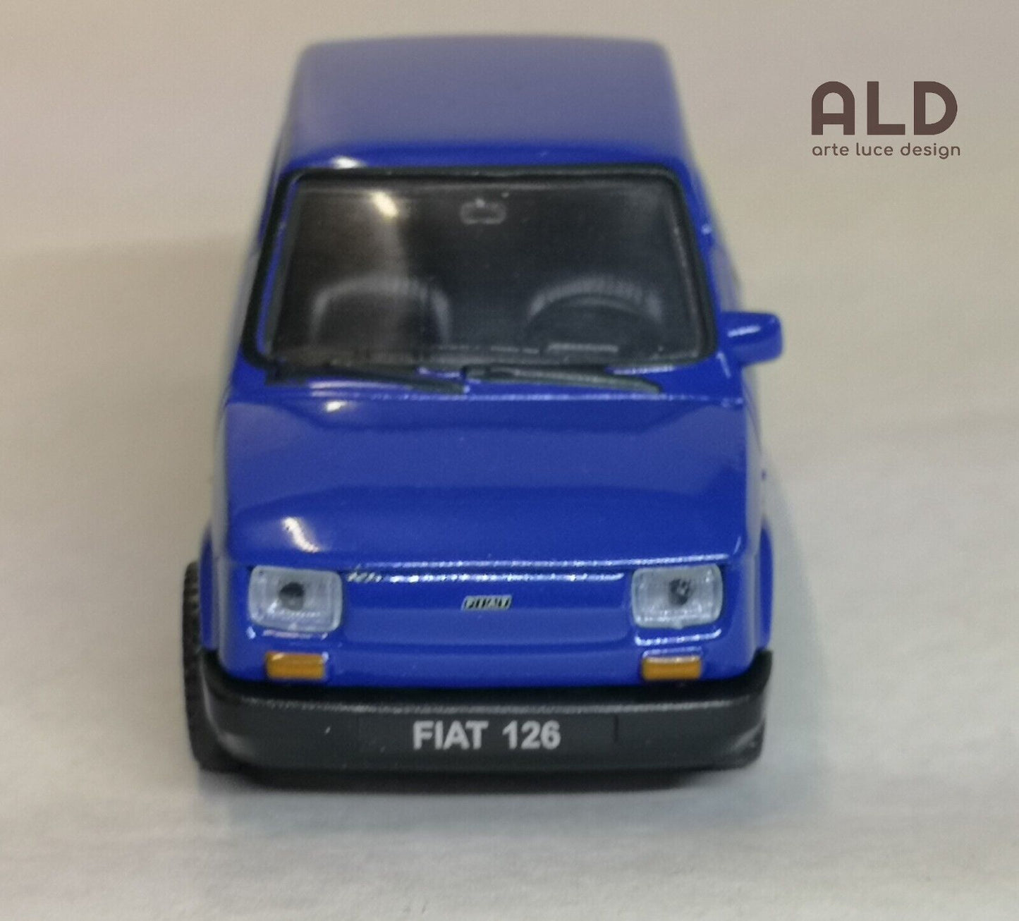 auto modellino 1:43 fiat 126 della welly nex modellini da collezione die cast blu