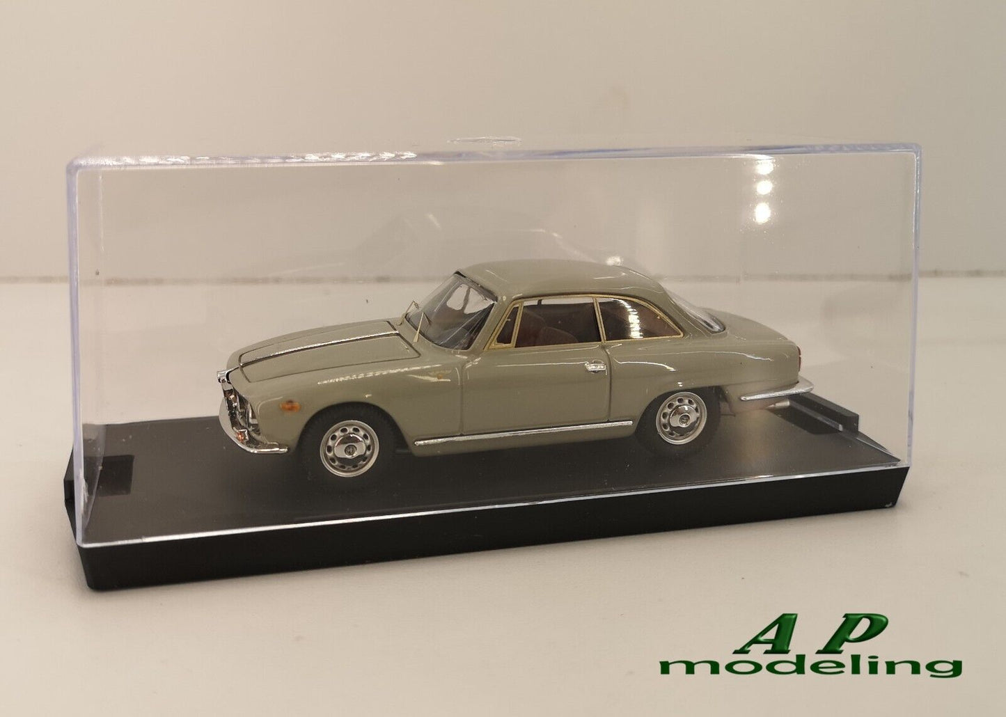 modellino auto 1/43 alfa romeo 2000 sprint del 1960 automodelli da collezione