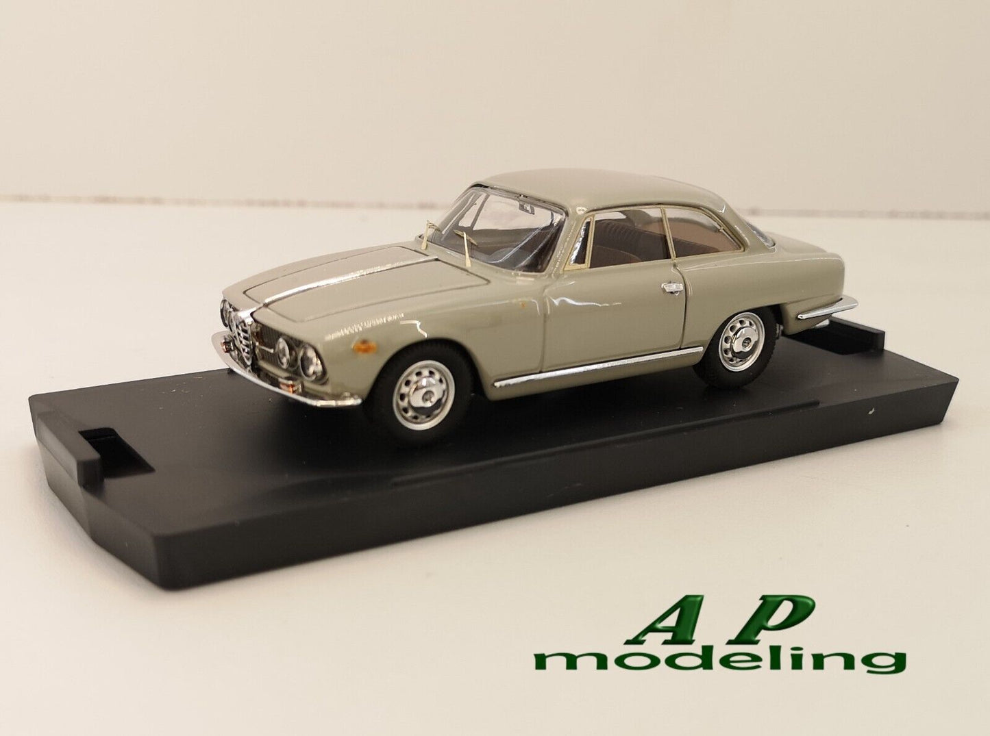 modellino auto 1/43 alfa romeo 2000 sprint del 1960 automodelli da collezione