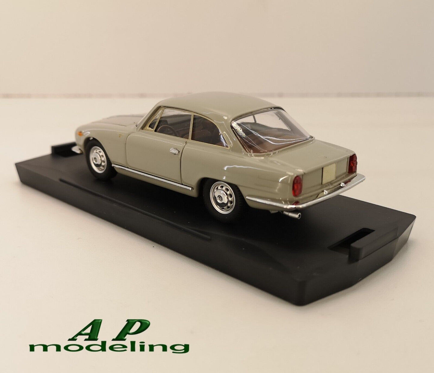 modellino auto 1/43 alfa romeo 2000 sprint del 1960 automodelli da collezione