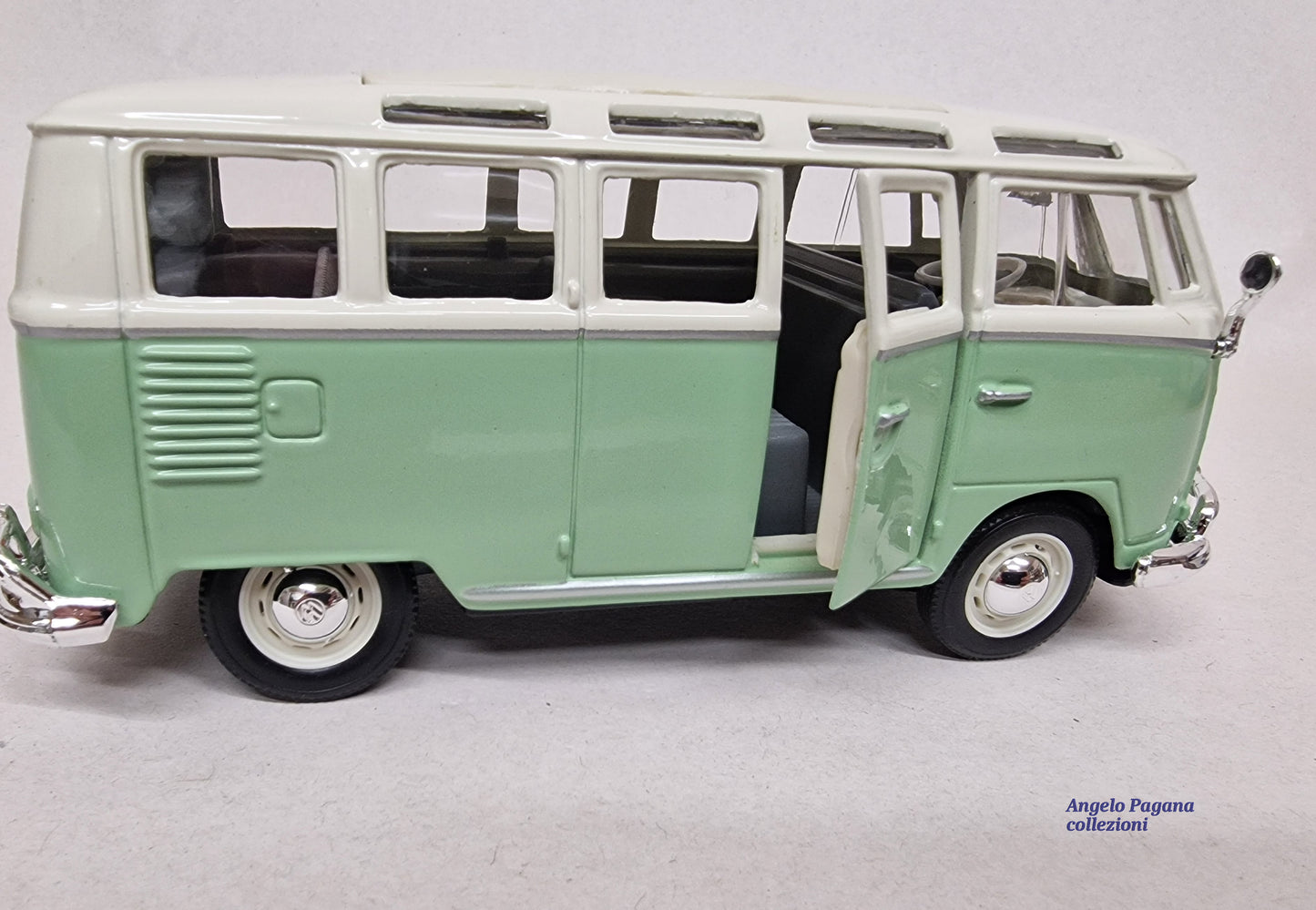 modellino fugone vintage Volkswagen van samba vw t1 scala 1:25 modellini 1/24