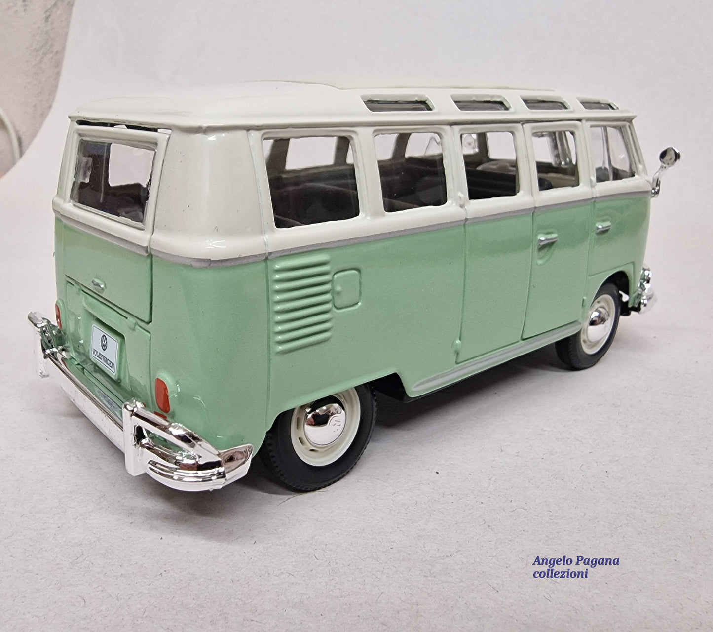 modellino fugone vintage Volkswagen van samba vw t1 scala 1:25 modellini 1/24