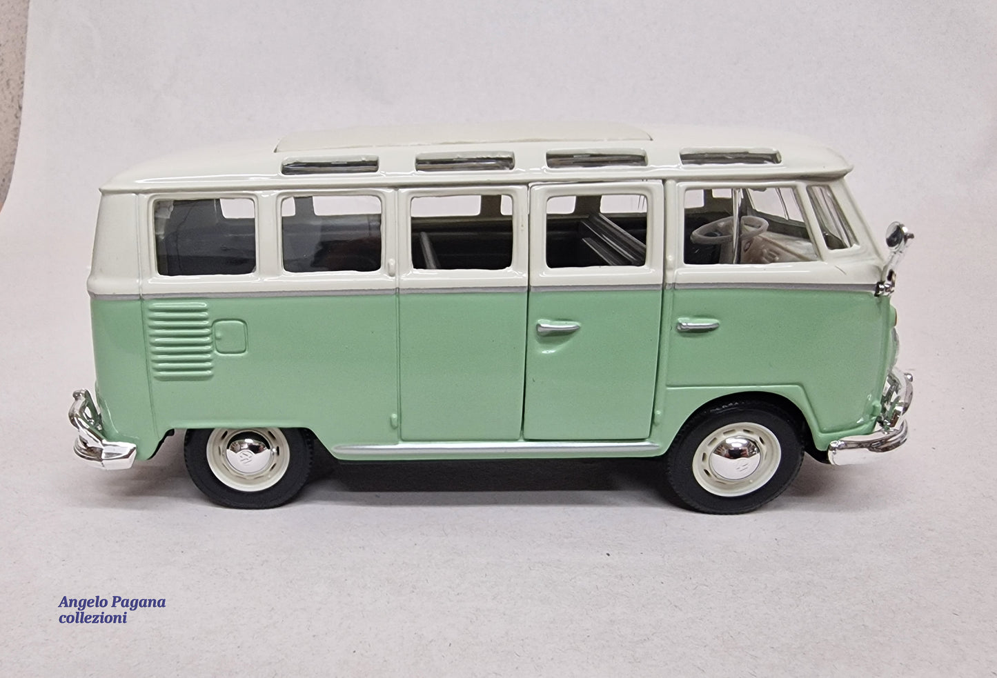 modellino fugone vintage Volkswagen van samba vw t1 scala 1:25 modellini 1/24