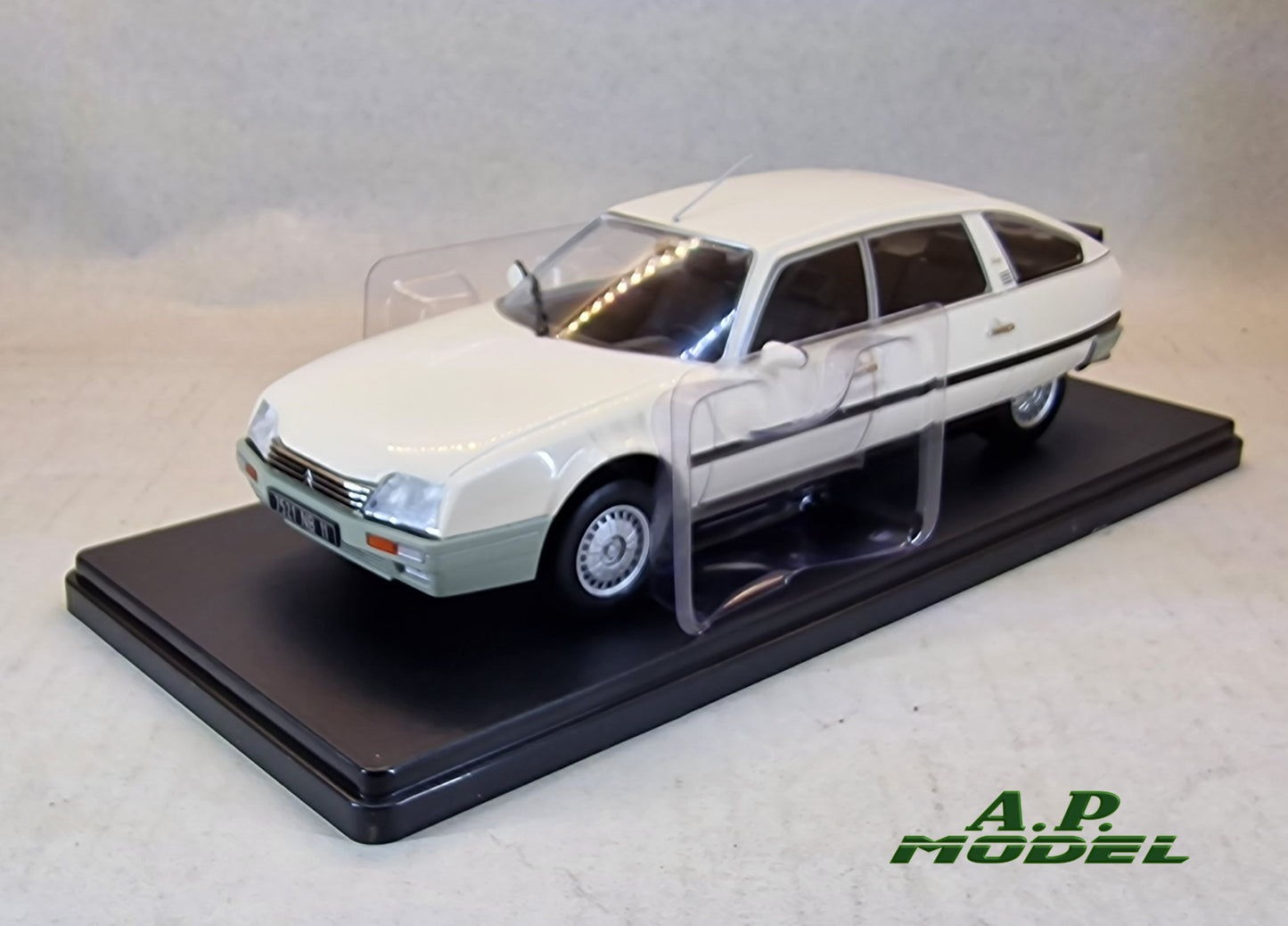 modellino auto 1:24 Citroen cx 2500 prestige phase 2 del 1986 macchinine vintage