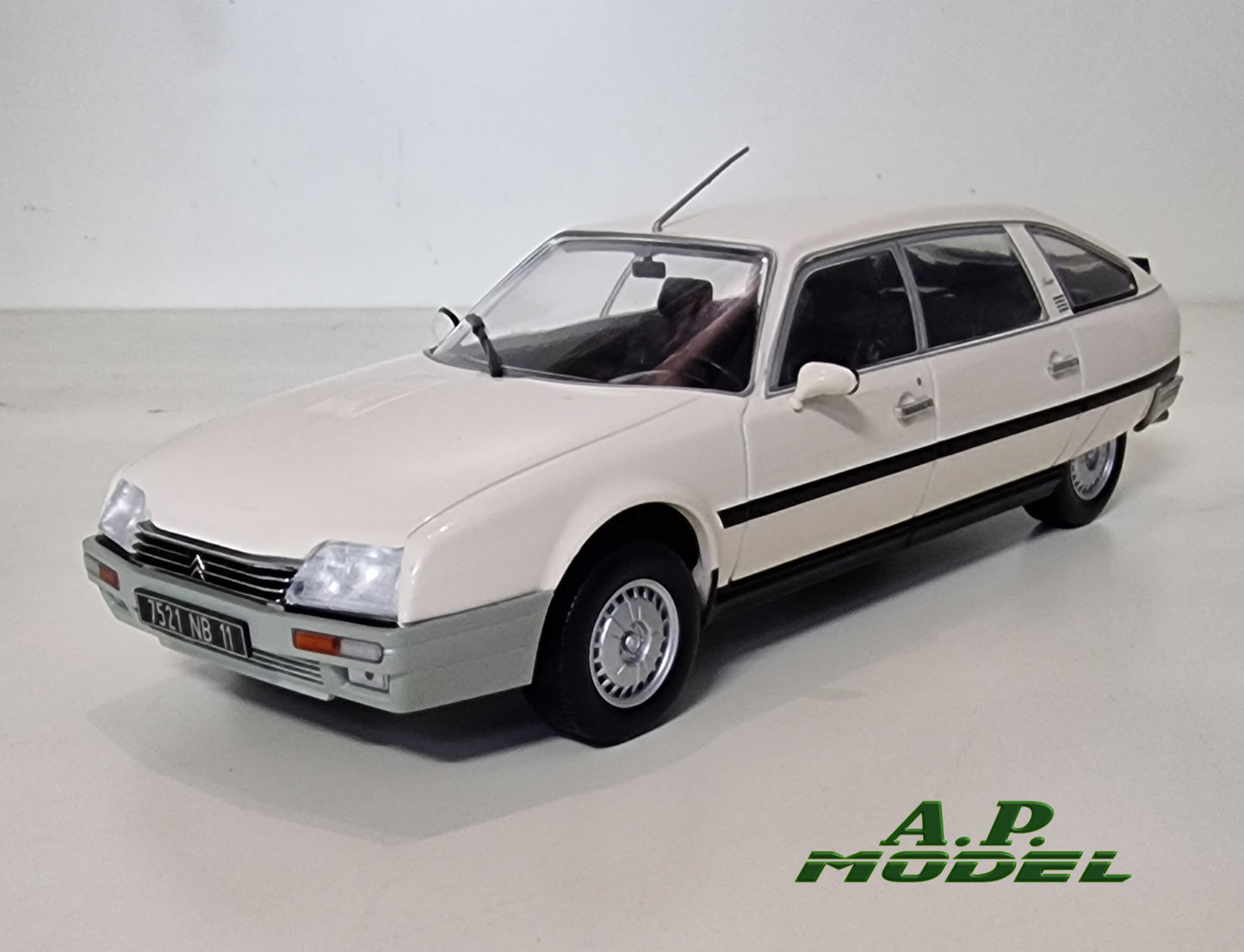 modellino auto 1:24 Citroen cx 2500 prestige phase 2 del 1986 macchinine vintage