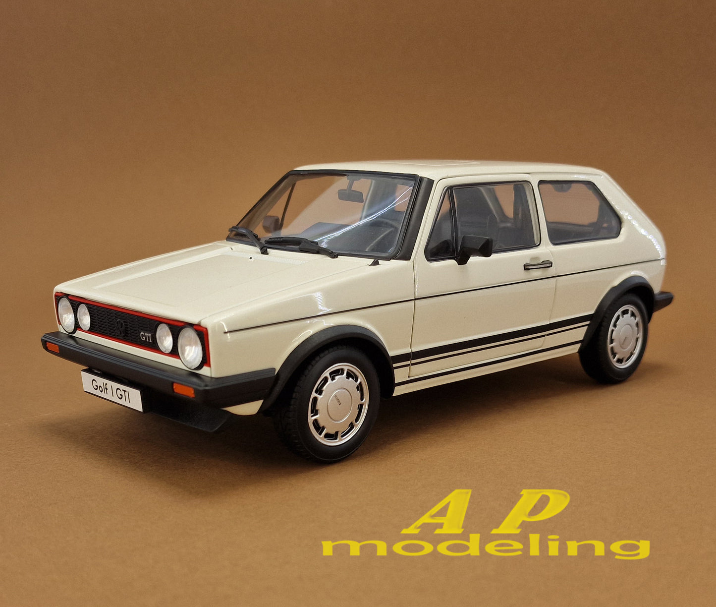 modellino auto scala 1/18 Volkswagen vw golf GTI mk1 modellini della welly nex