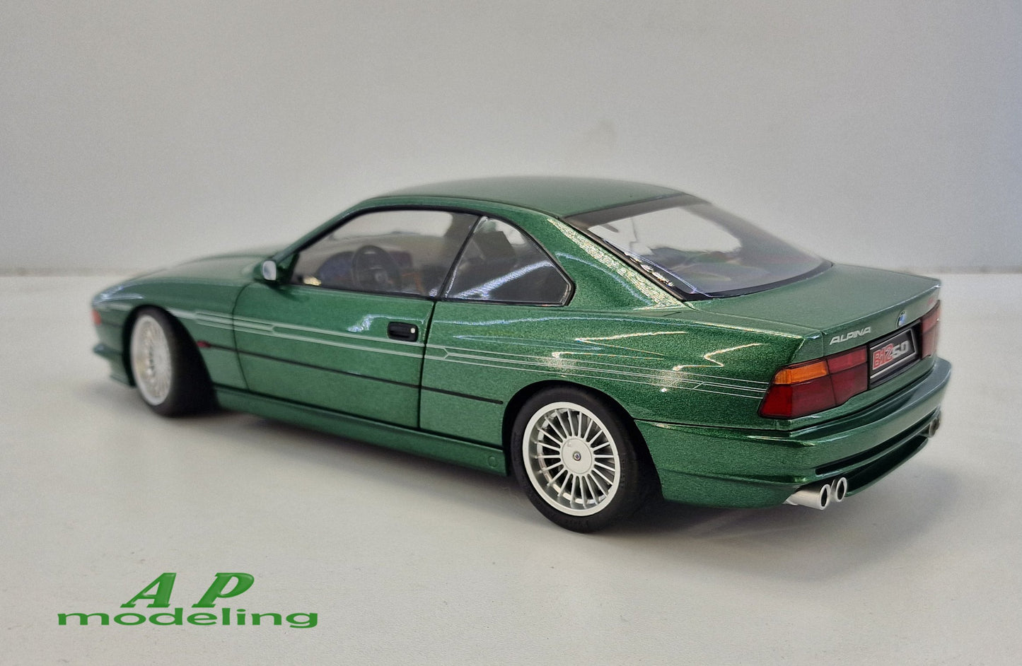 modellino auto scala 1/18 BMW 850 coupè Alpina B12 del 1990 modellini die cast