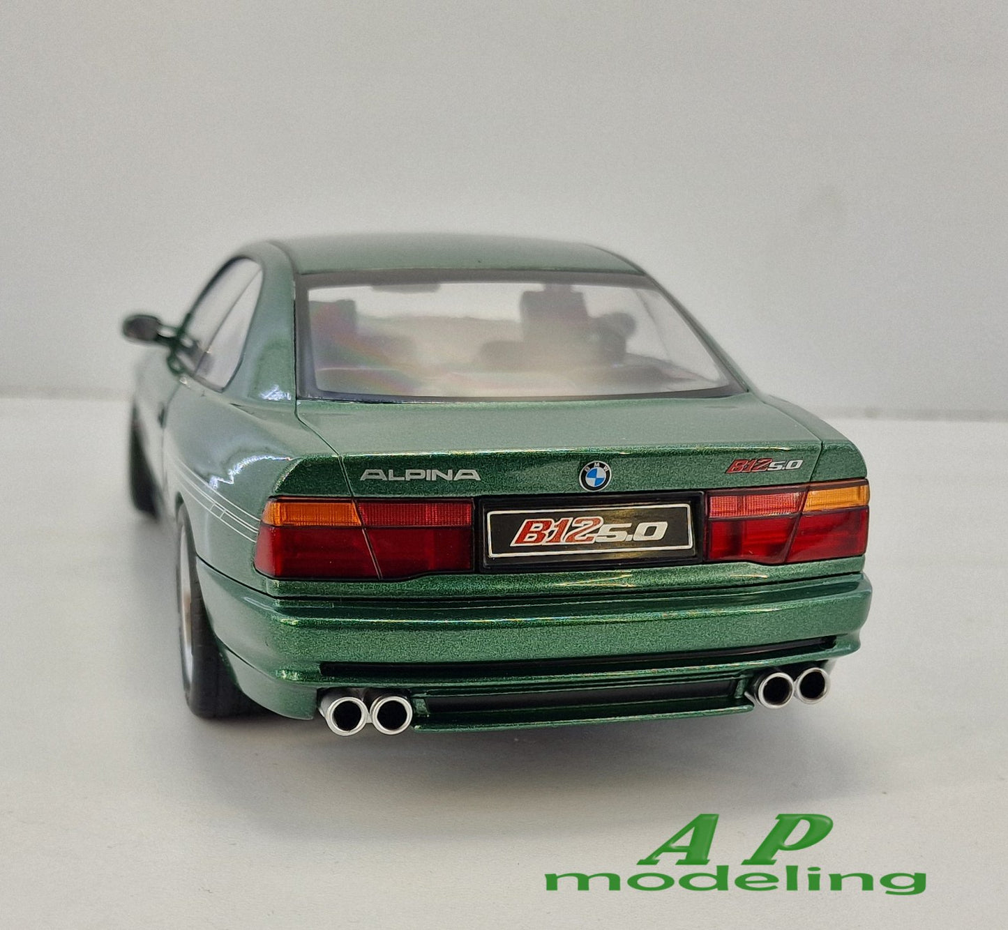 modellino auto scala 1/18 BMW 850 coupè Alpina B12 del 1990 modellini die cast