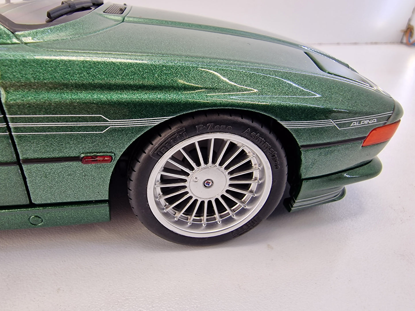 modellino auto scala 1/18 BMW 850 coupè Alpina B12 del 1990 modellini die cast