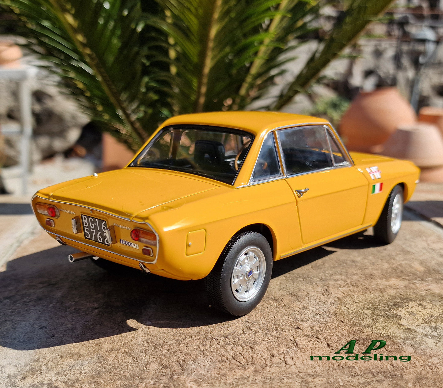 modellino auto 1:18 lancia fulvia HF 1600 del 1971 orange limited edition norev