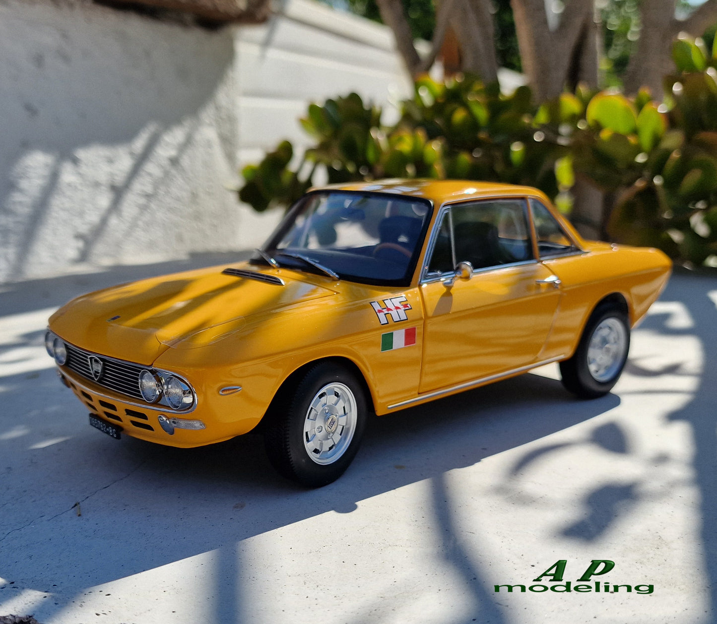 modellino auto 1:18 lancia fulvia HF 1600 del 1971 orange limited edition norev