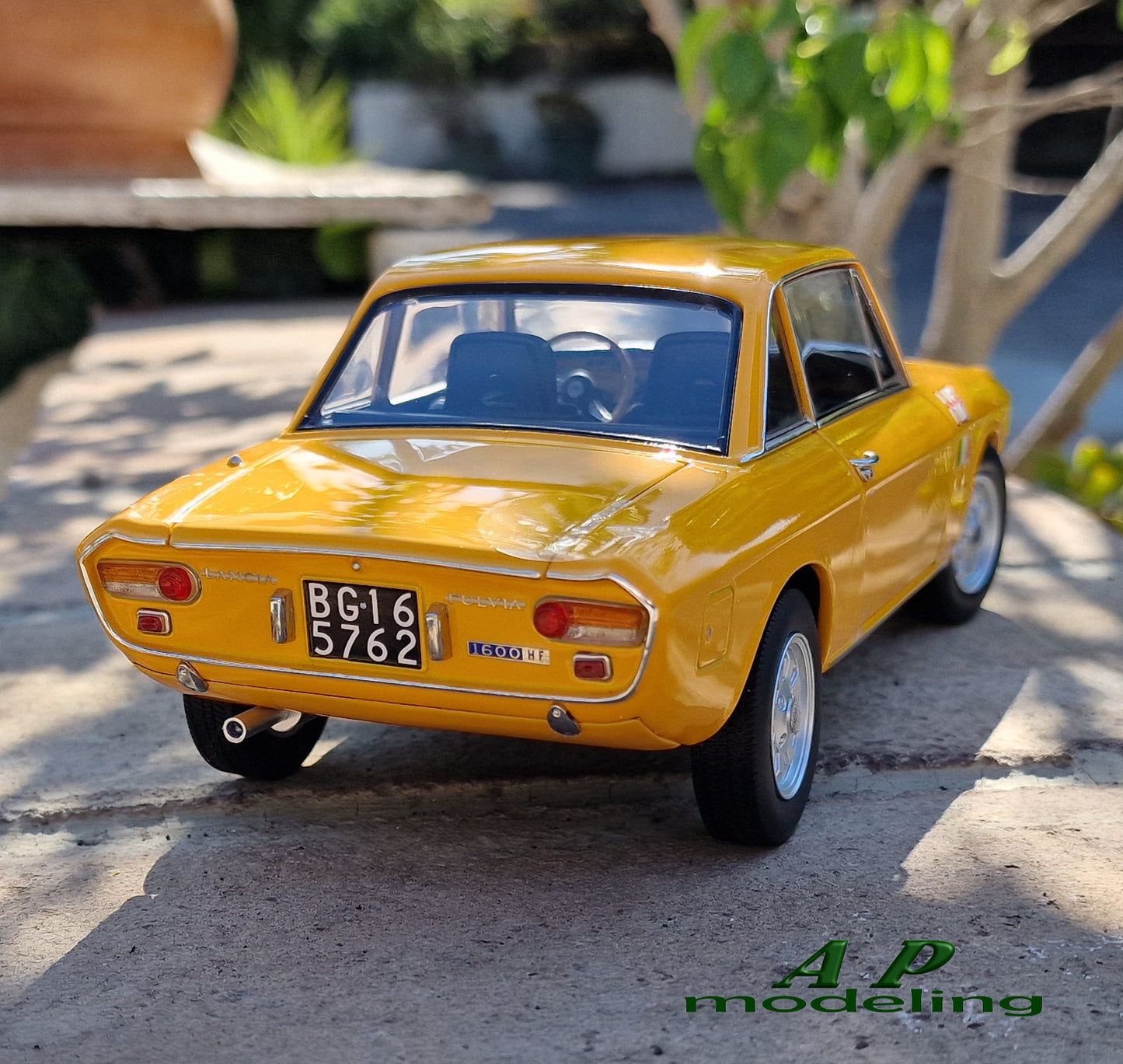 modellino auto 1:18 lancia fulvia HF 1600 del 1971 orange limited edition norev