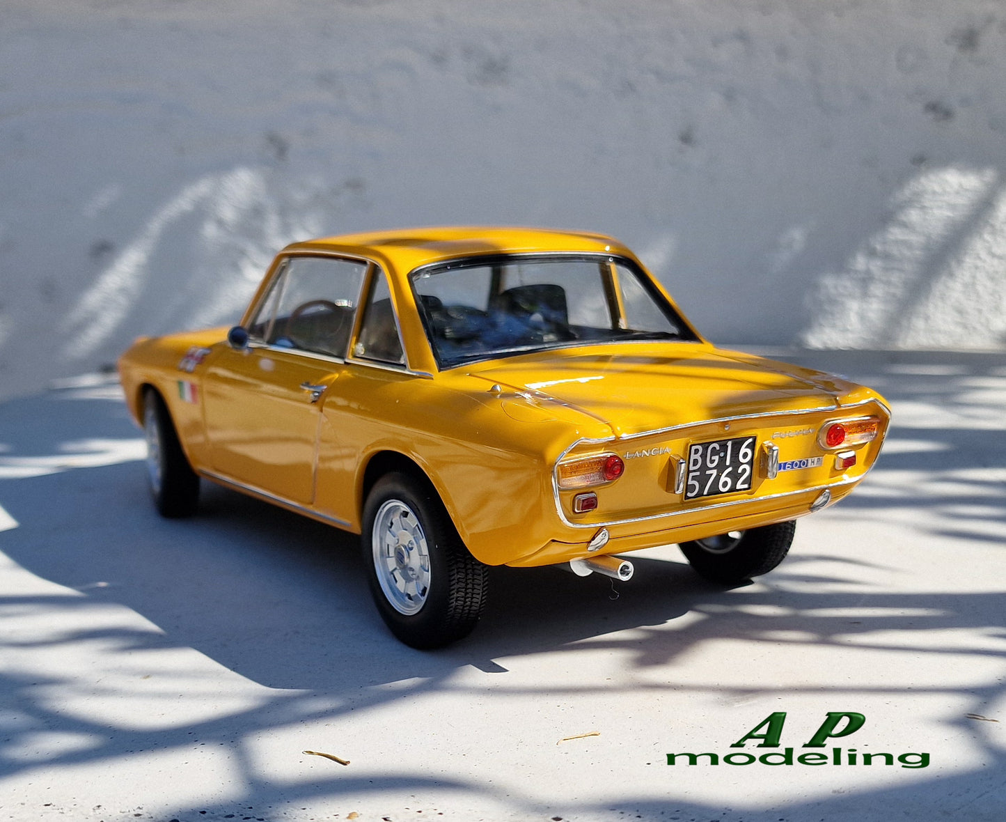 modellino auto 1:18 lancia fulvia HF 1600 del 1971 orange limited edition norev