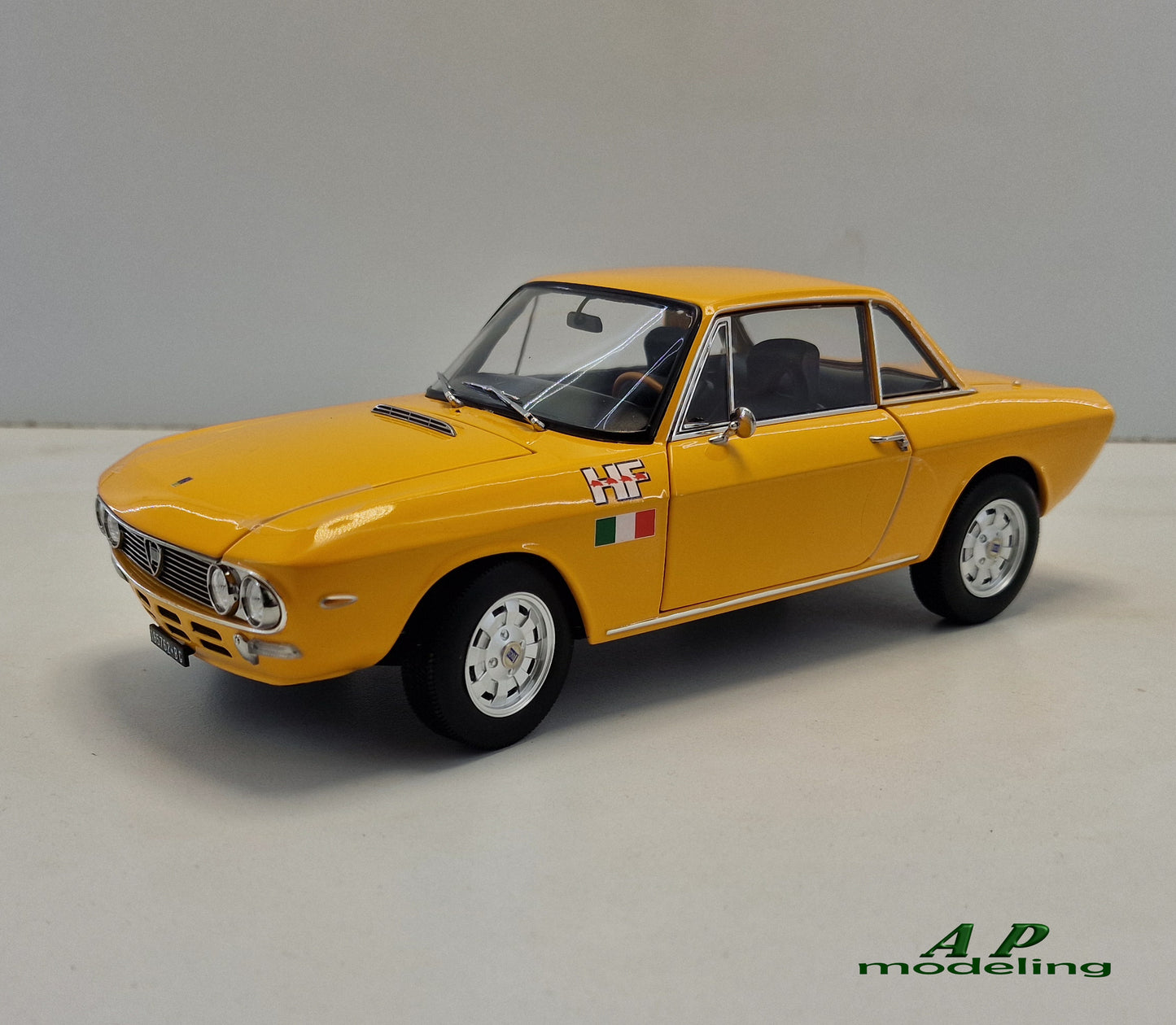 modellino auto 1:18 lancia fulvia HF 1600 del 1971 orange limited edition norev