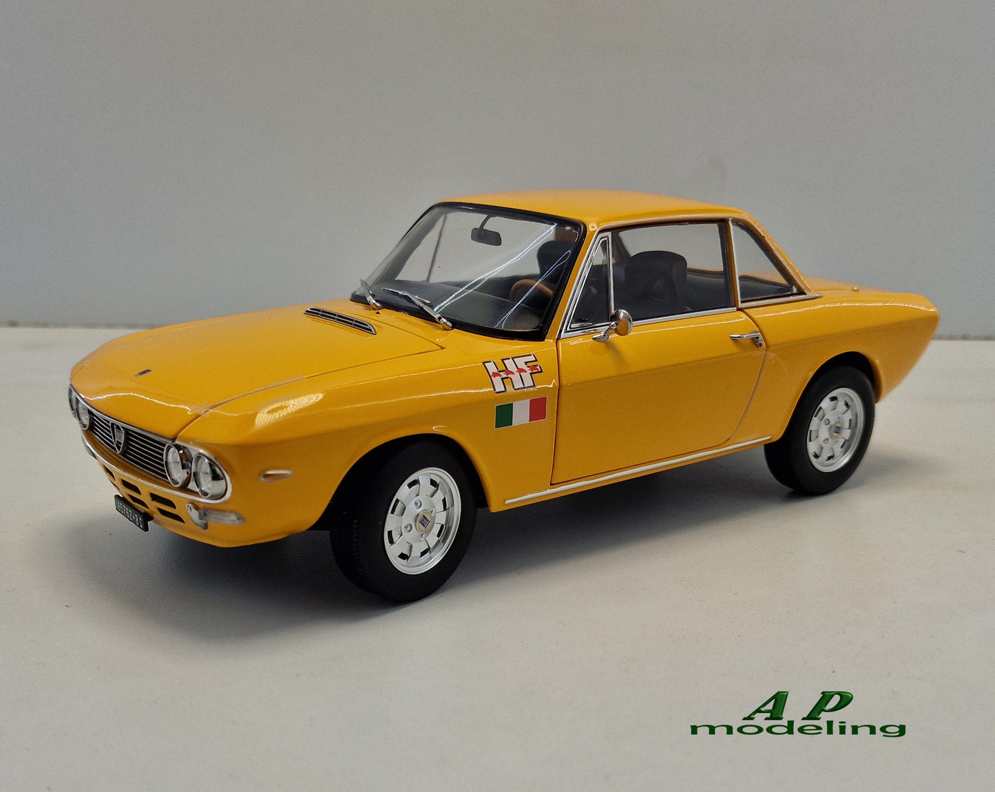 modellino auto 1:18 lancia fulvia HF 1600 del 1971 orange limited edition norev