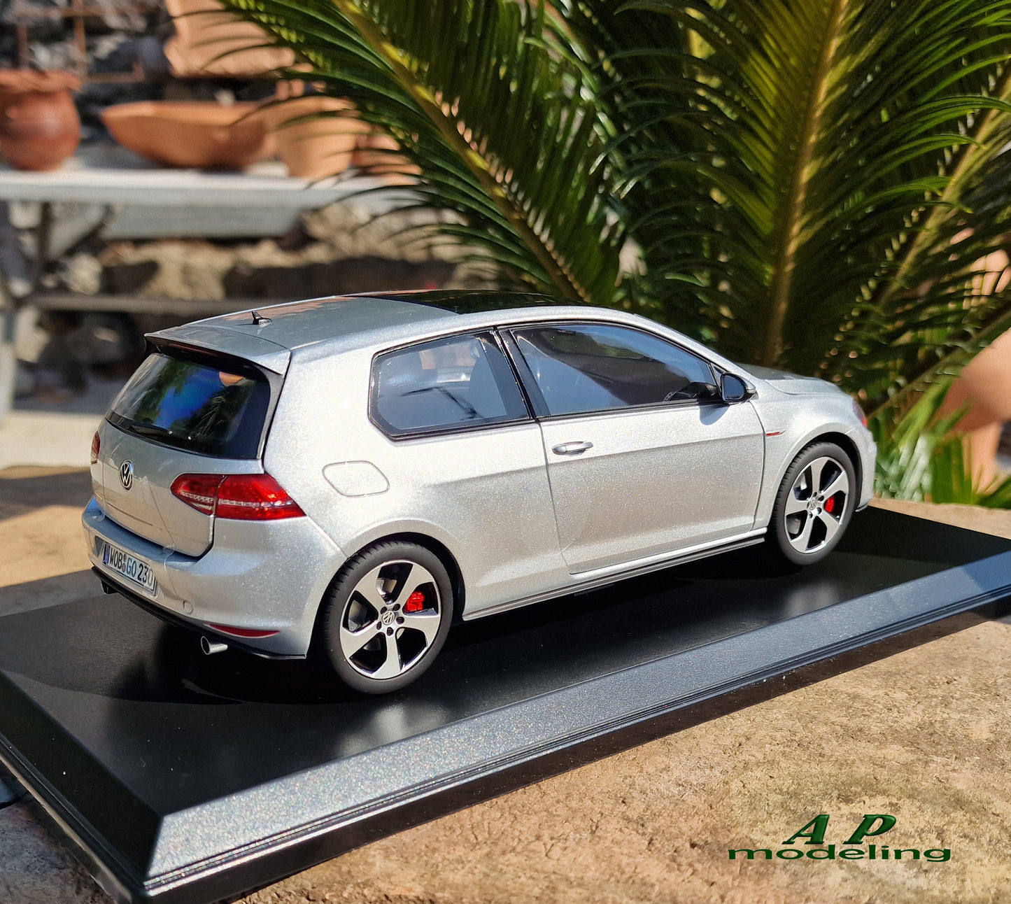 modellino auto 1/18 Volkswagen golf 7 gti del 2013 VII modellini vw norev