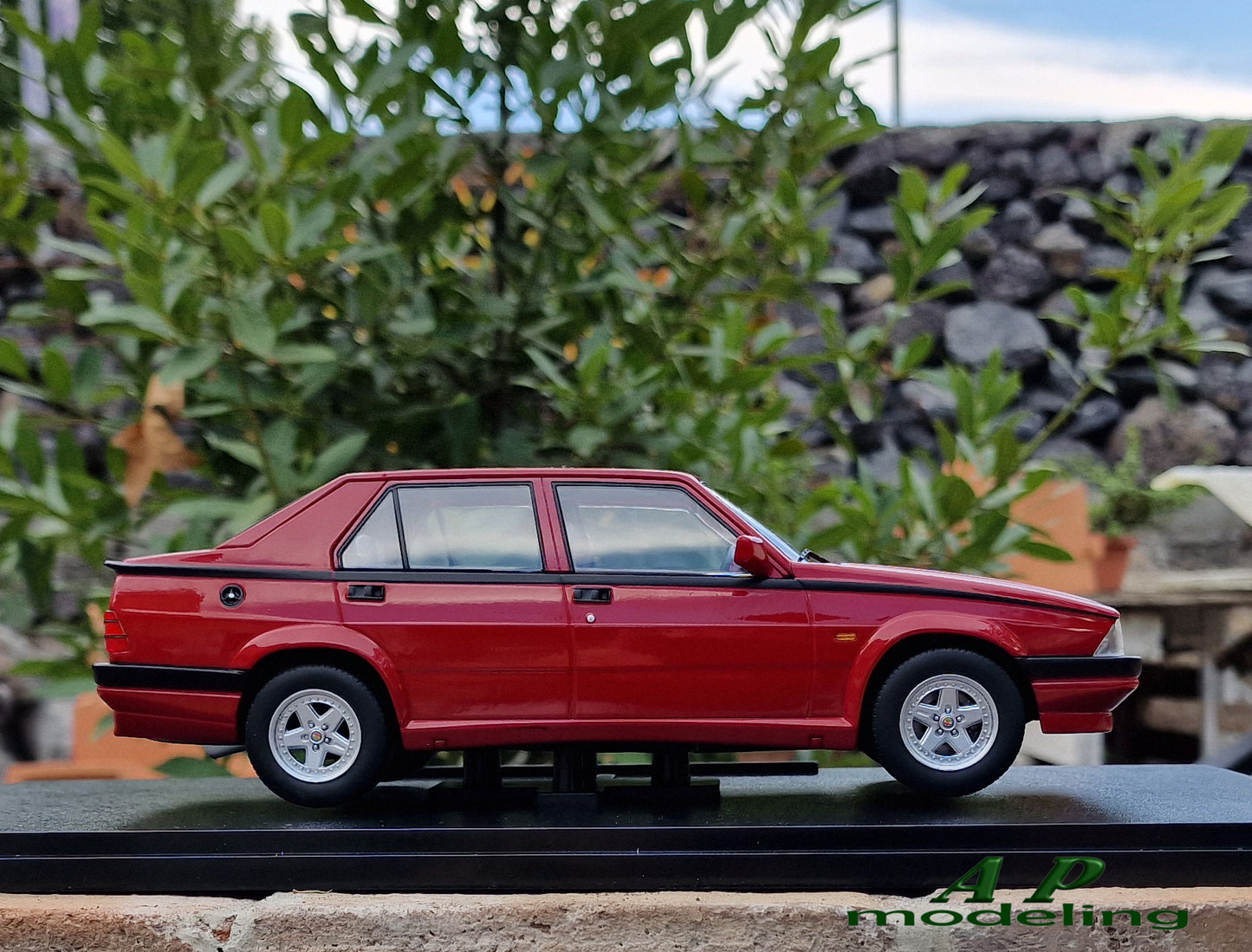 modellino auto scala 1/18 alfa romeo 75 modellini da collezione diecast