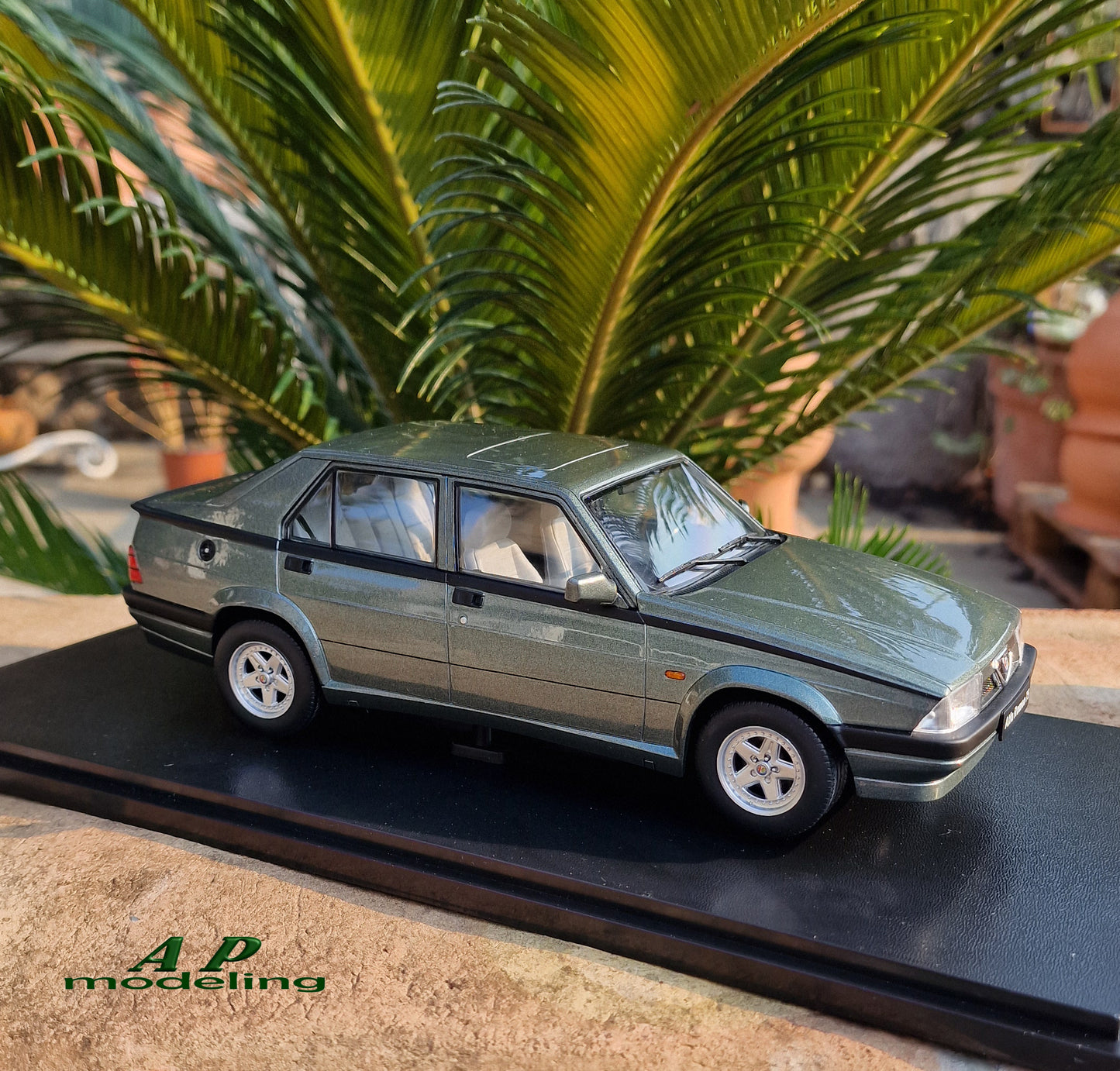 modellino auto scala 1/18 alfa romeo 75 modellini da collezione diecast G