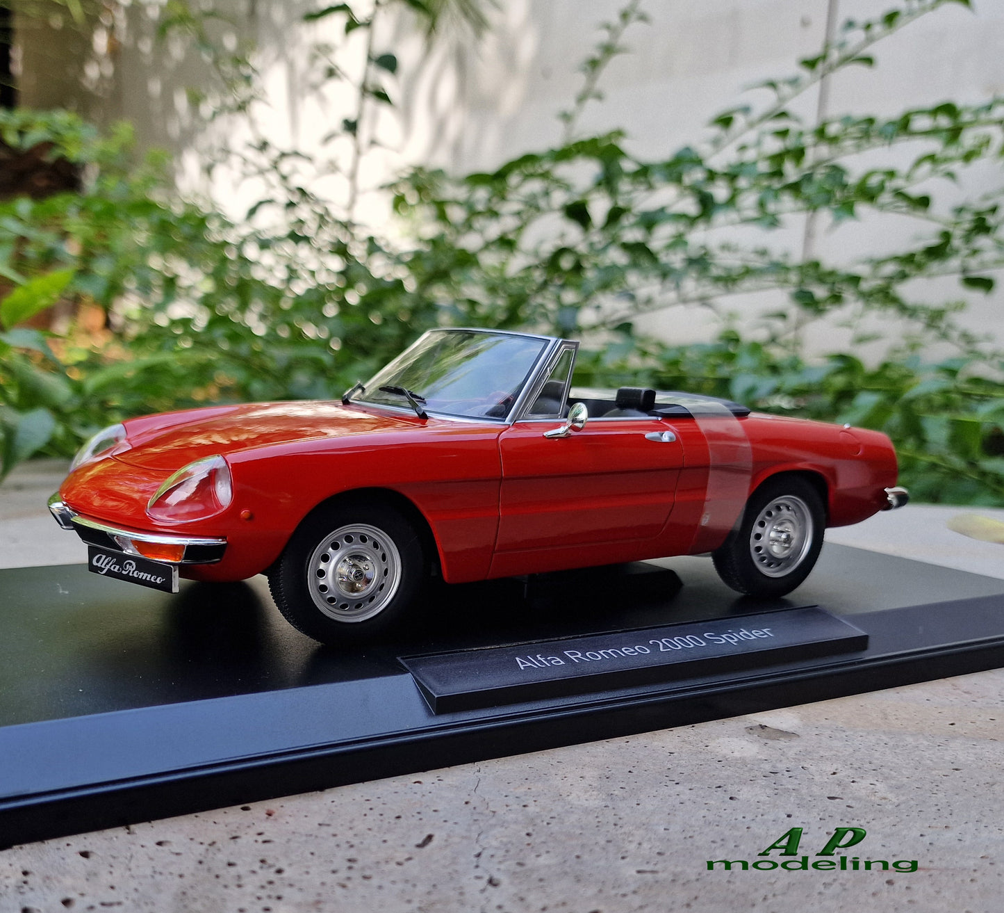 modellino auto 1:18 Alfa Romeo duetto 2000 spider del 1978 della Norev diecast L