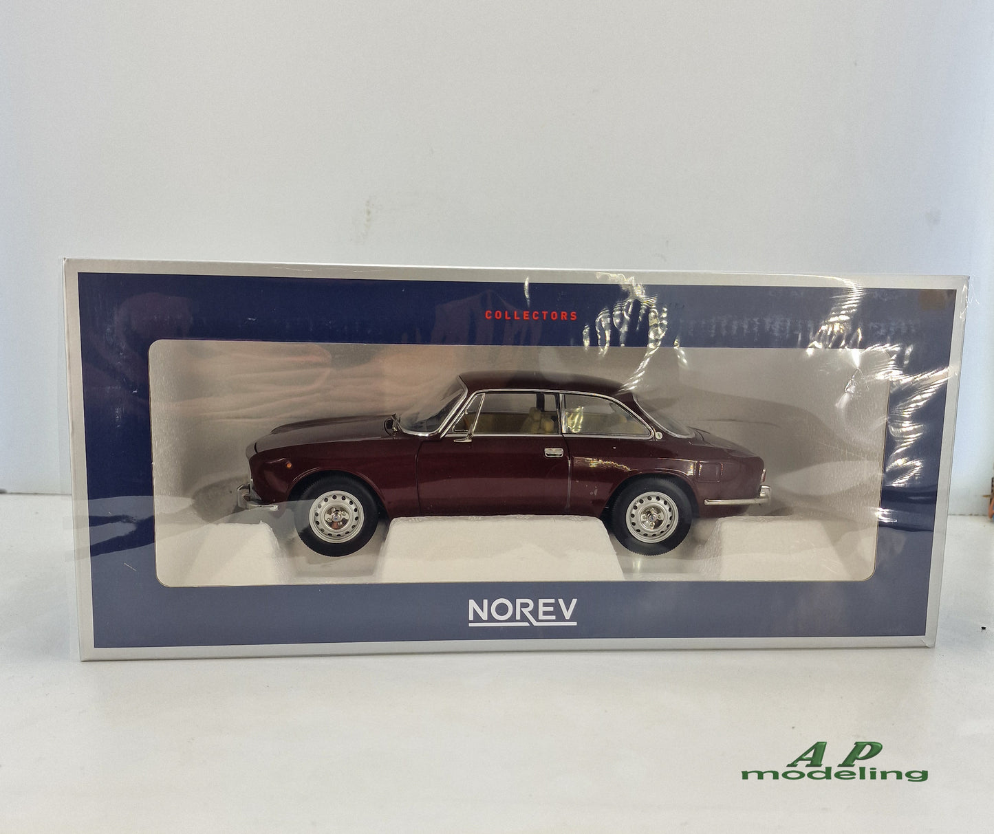 modellino auto 1/18 alfa romeo GTv 2000 modellini GT da collezione norev diecast