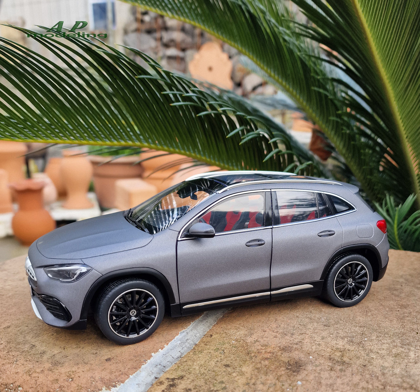 modellino auto 1:18 Mercedes classe GLA modelcar die cast da collezione