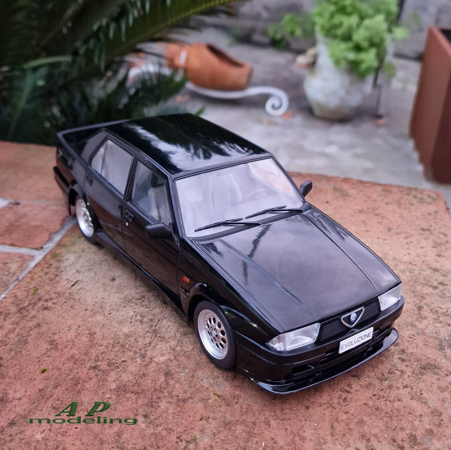 modellino auto 1:18 Alfa Romeo 75 Turbo Evoluzione Nero del 1987 die cast