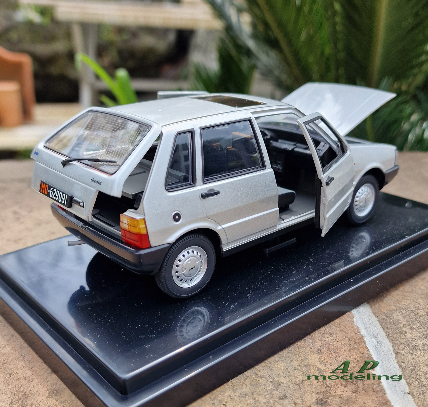 modellino auto scala 1/24 fiat uno 55 S modellini da collezione die cast usato