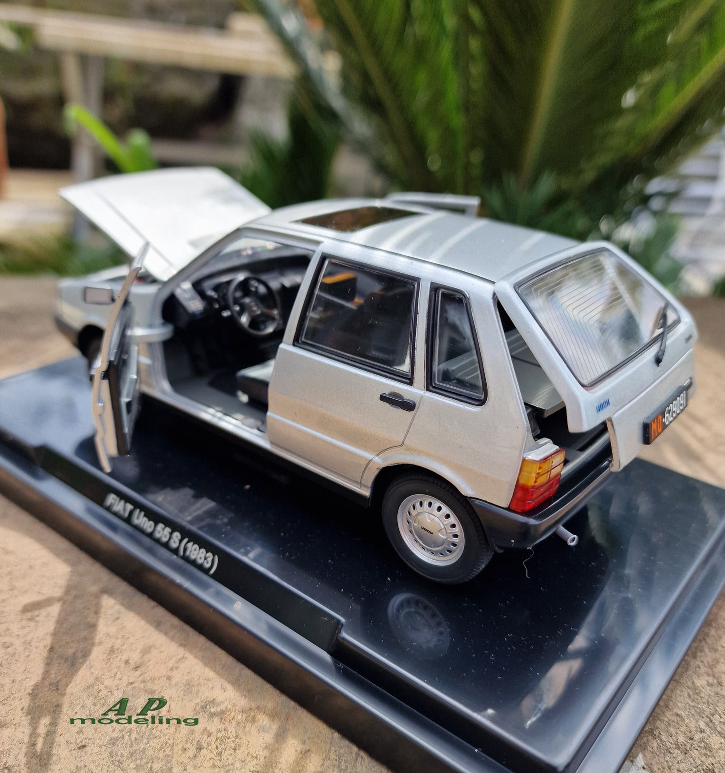 modellino auto scala 1/24 fiat uno 55 S modellini da collezione die cast usato