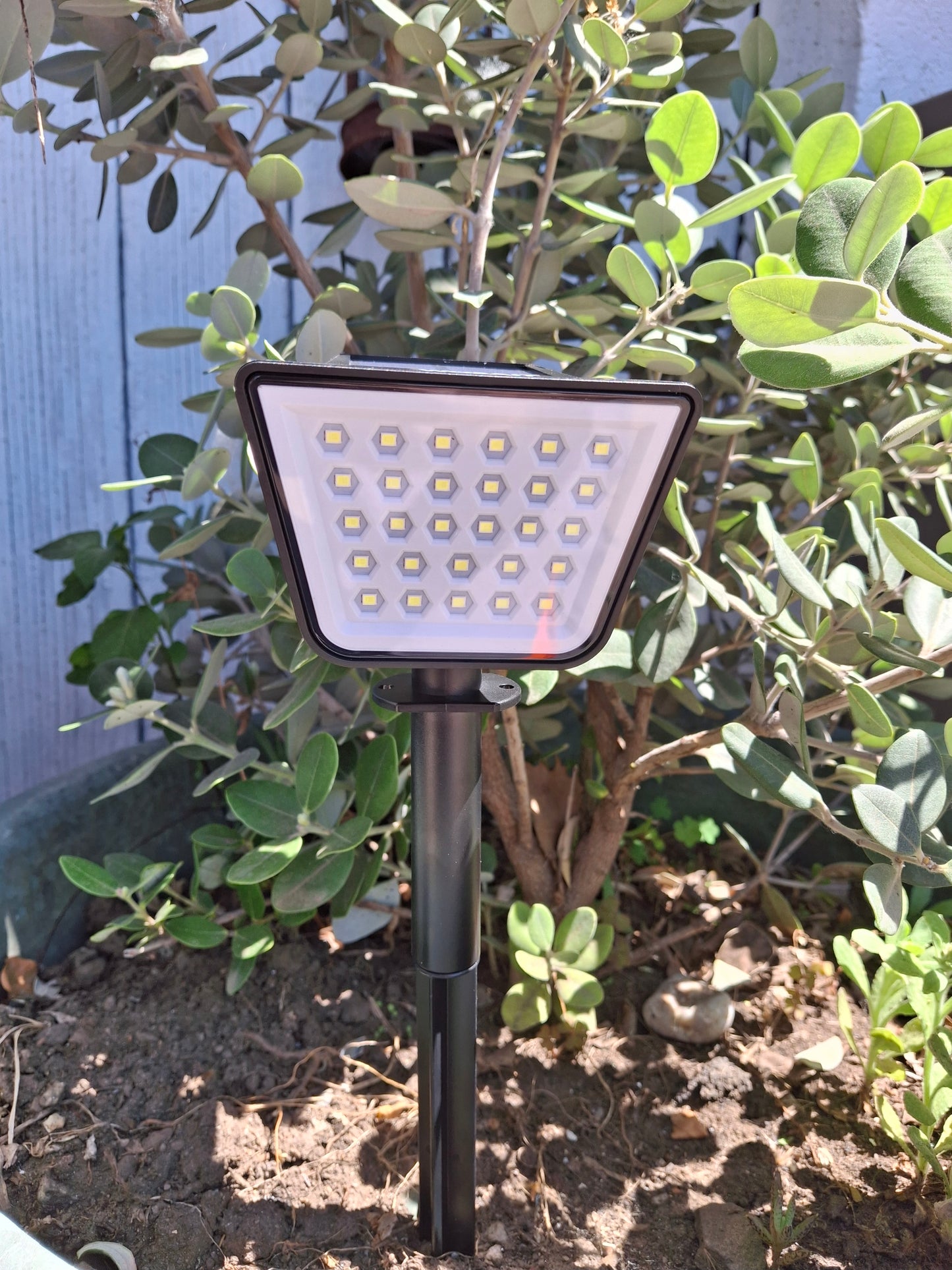 Lampada solare da giardino per prato applique led da parete  15w IPX4 6500k