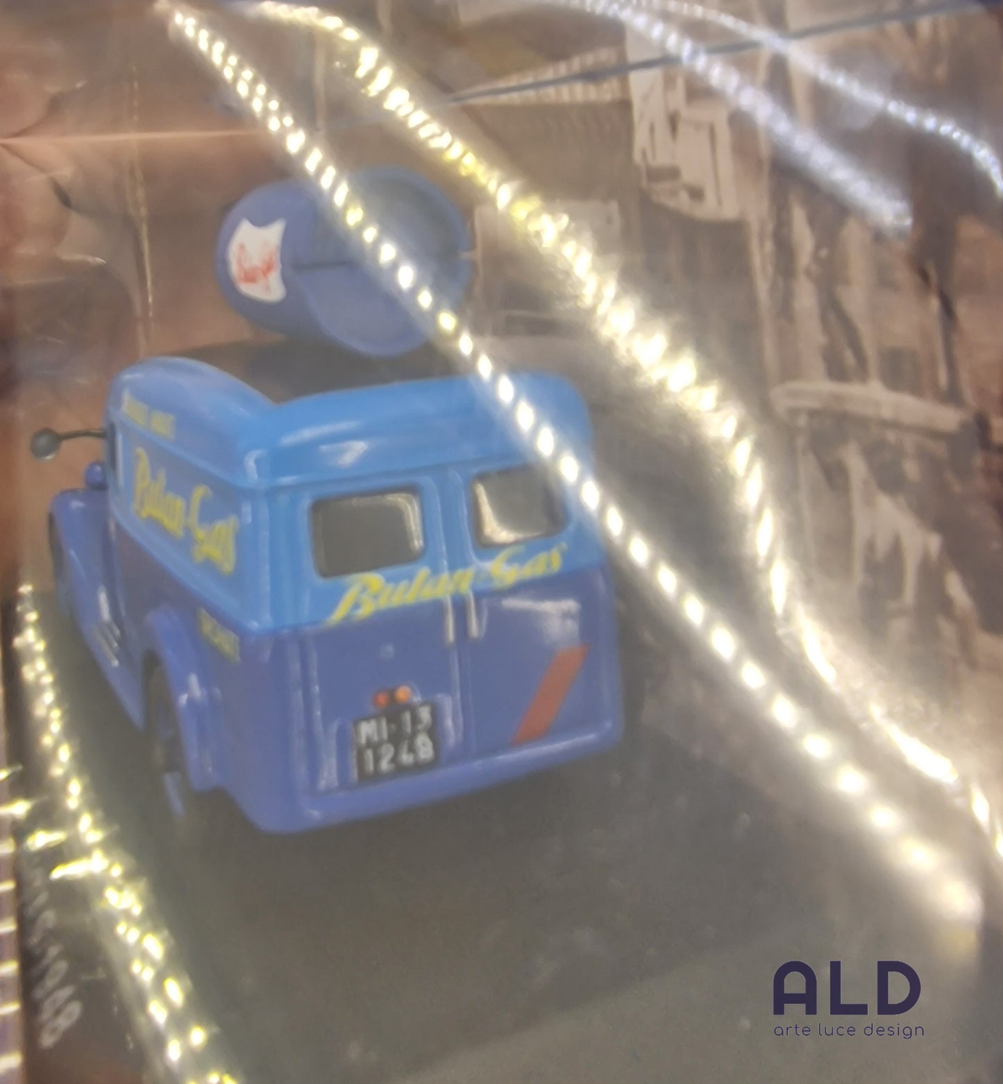 modellino furgone 1/43 Fiat 1100 ELR - butangas 1948 auto vintage pubblicità